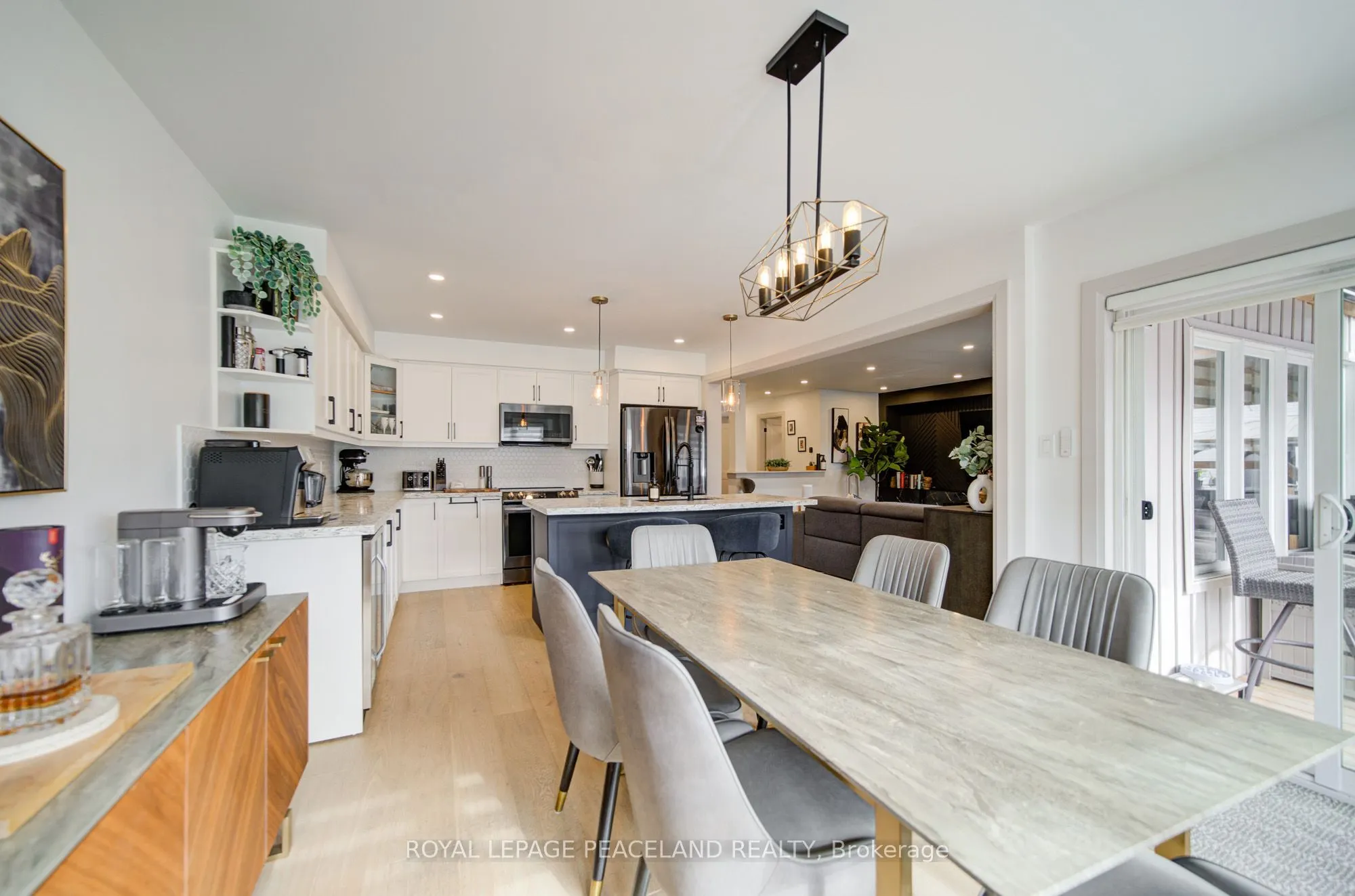 21 Don Hadden Crescent