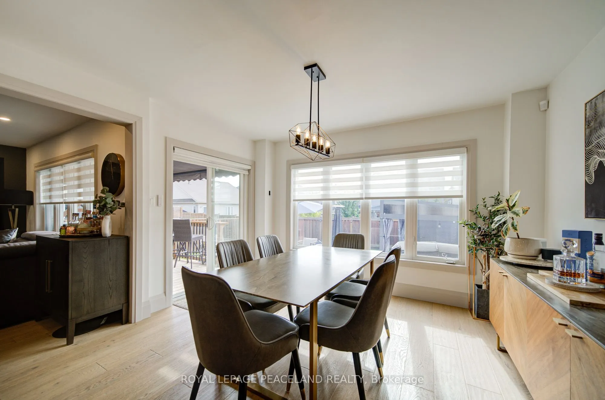 21 Don Hadden Crescent