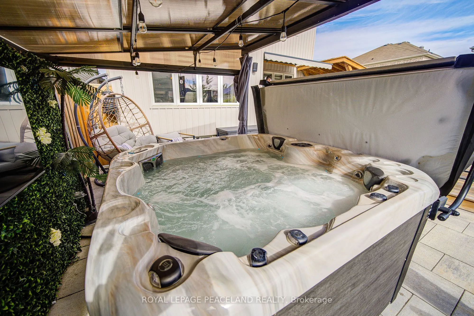 21 Don Hadden Crescent
