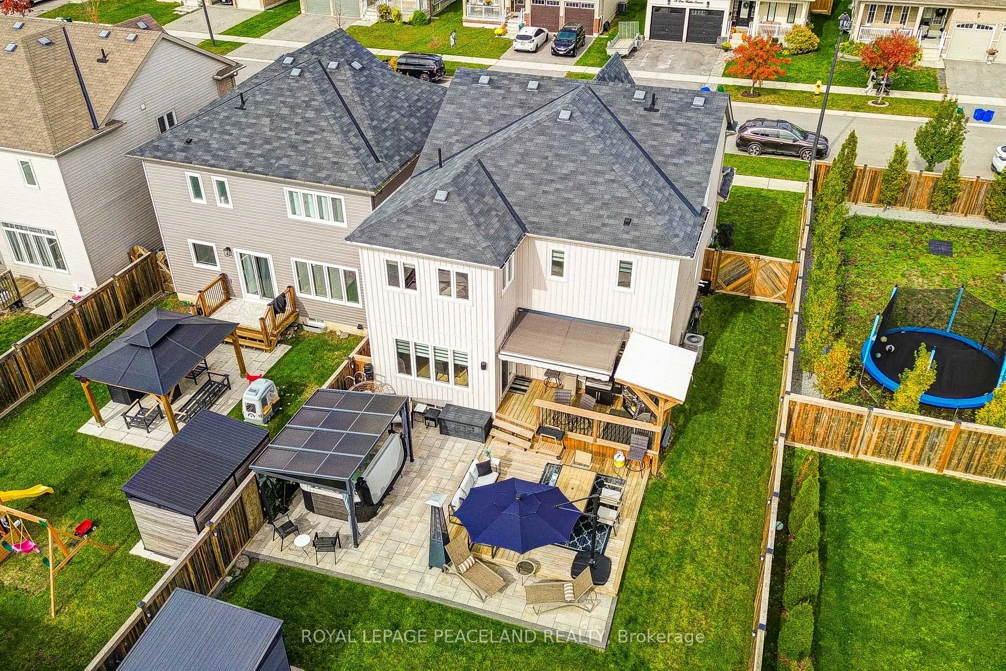 21 Don Hadden Crescent