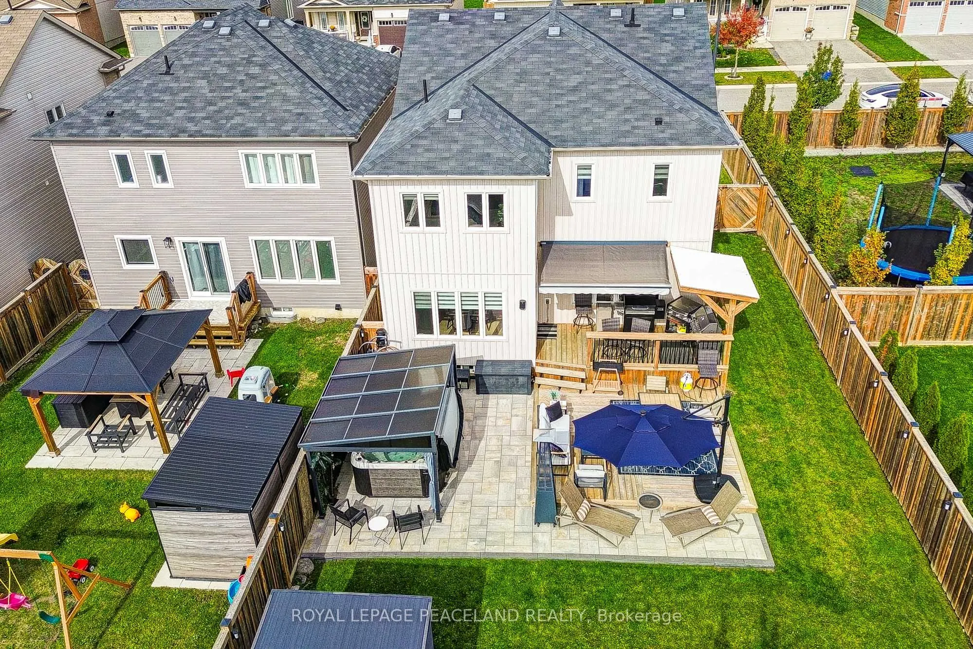21 Don Hadden Crescent
