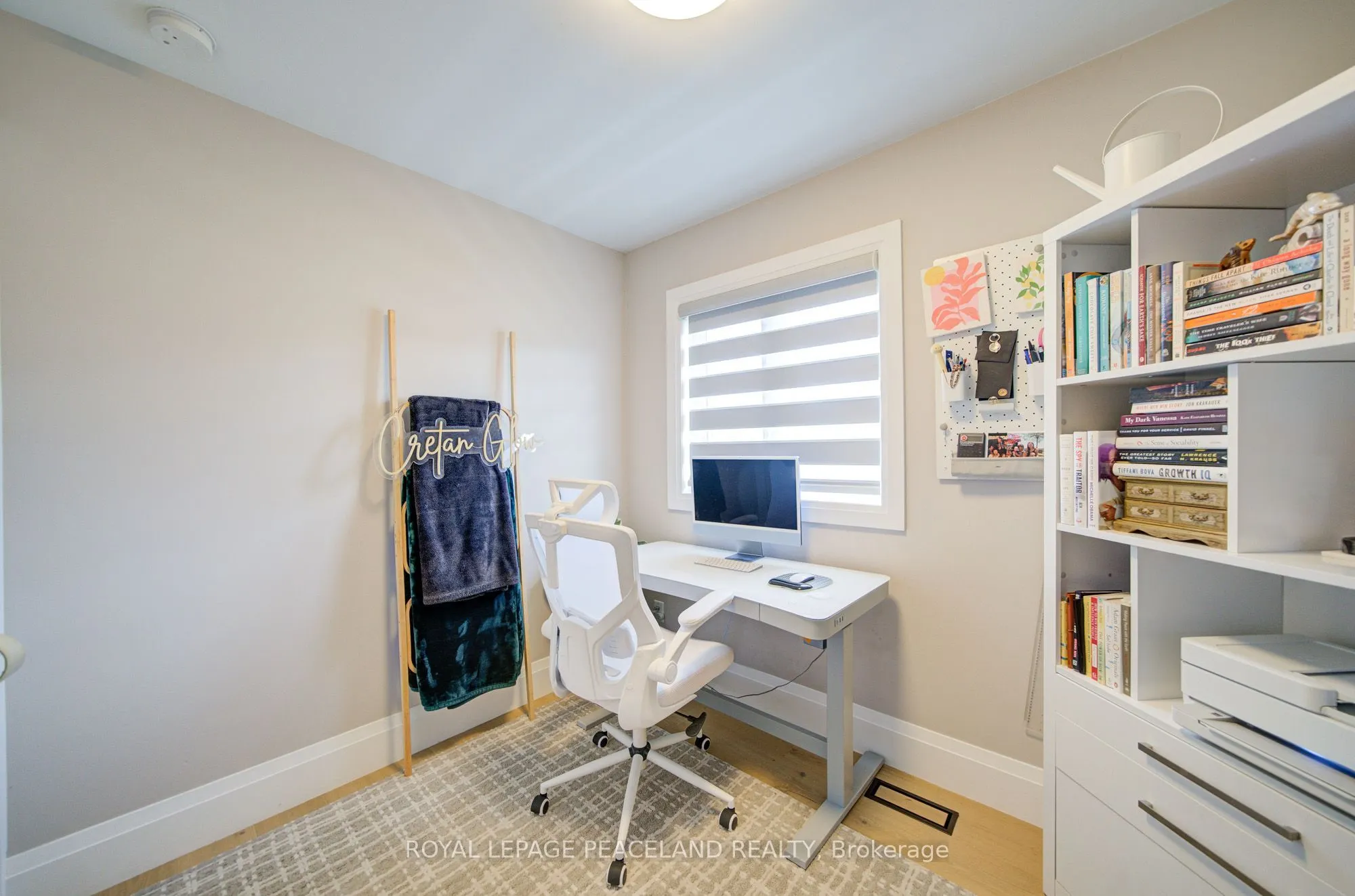 21 Don Hadden Crescent