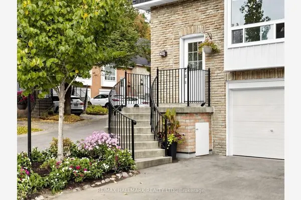 282 Royal Orchard Boulevard