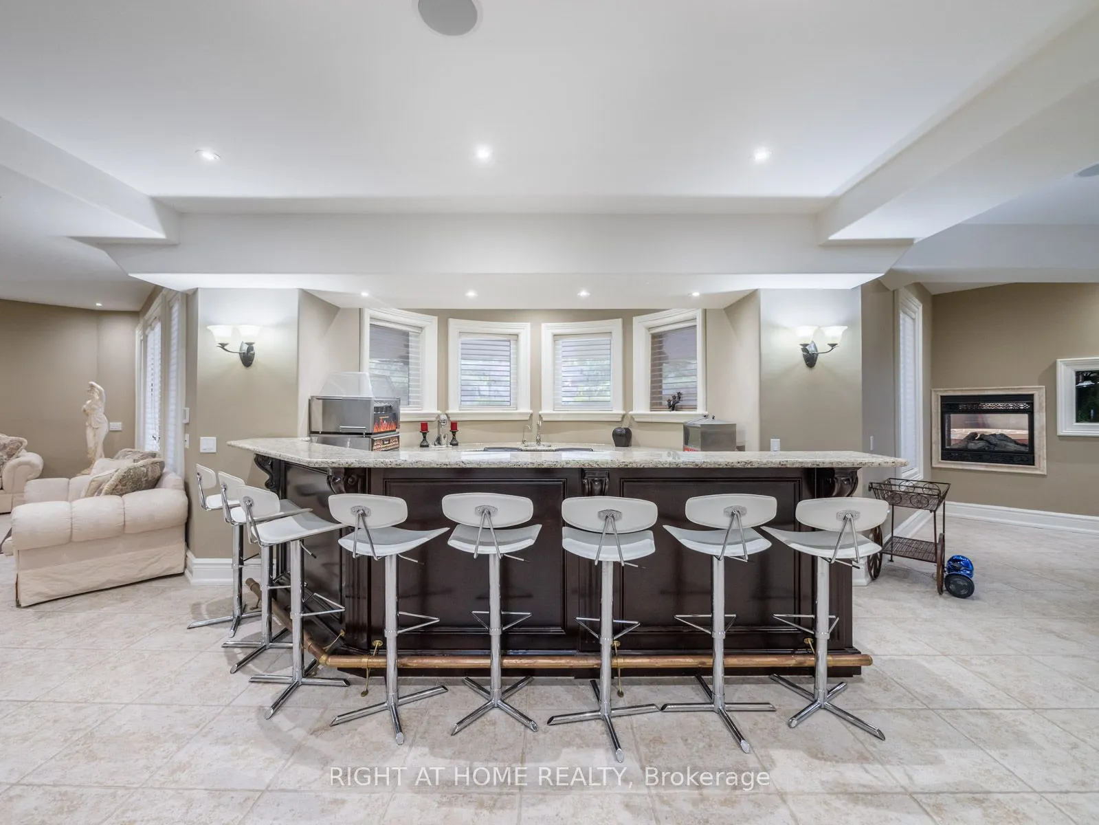 100 Rocmary Place