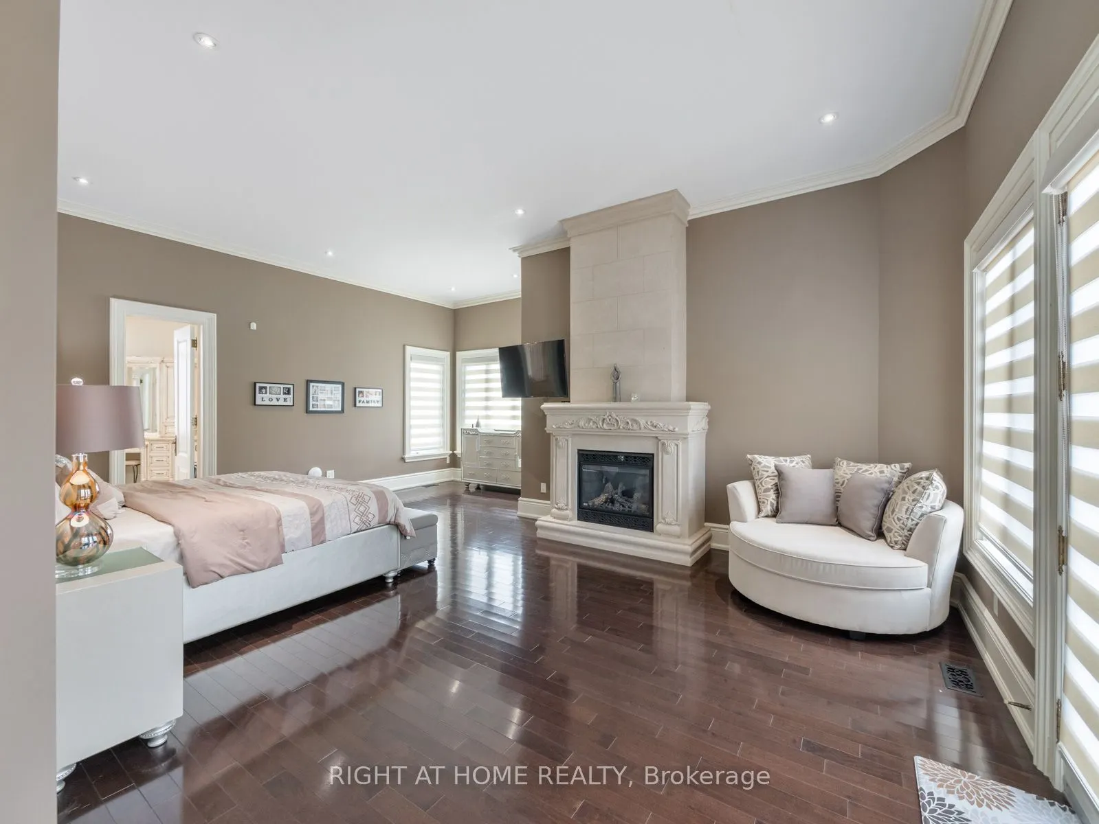 100 Rocmary Place