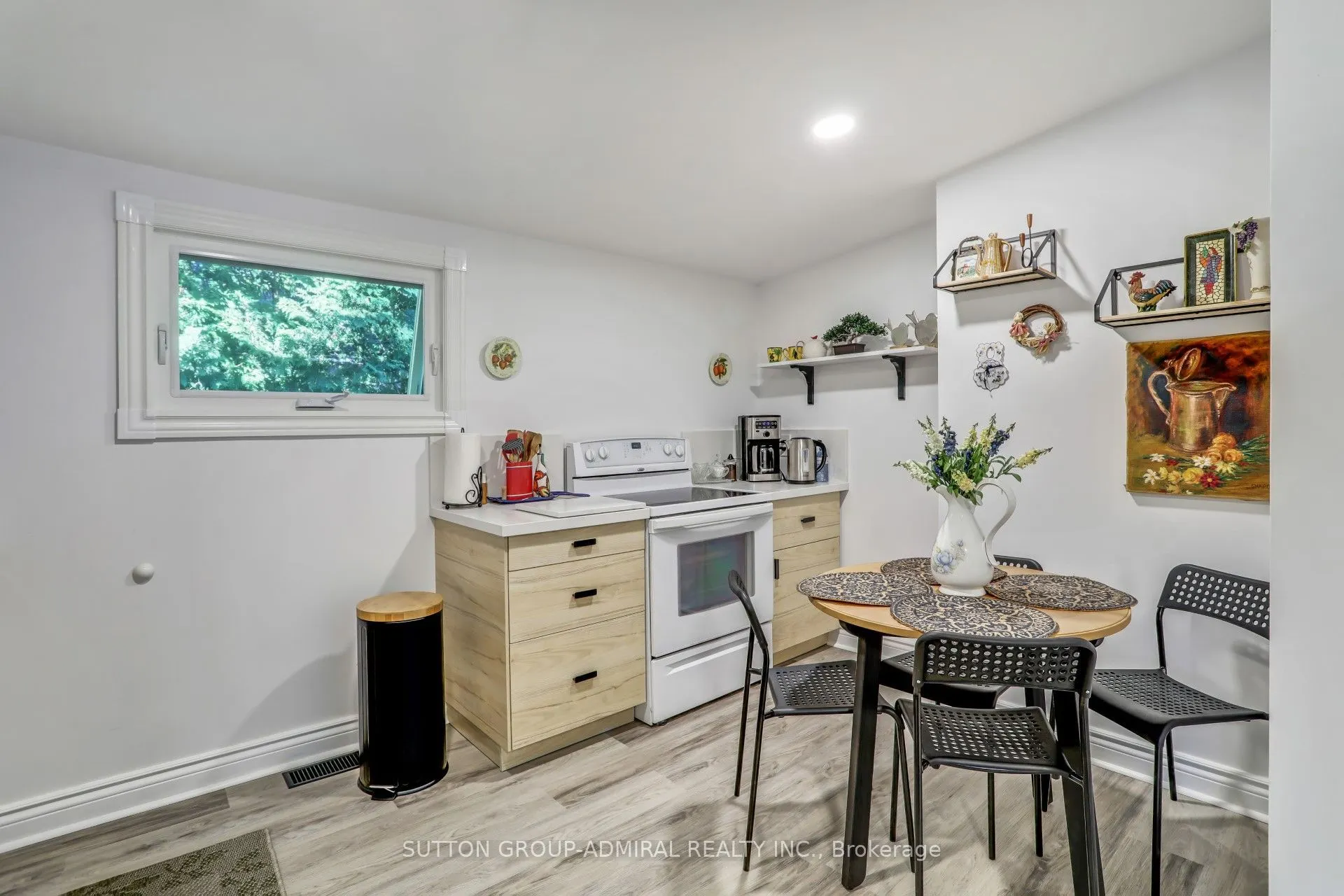 1087 Elm Road