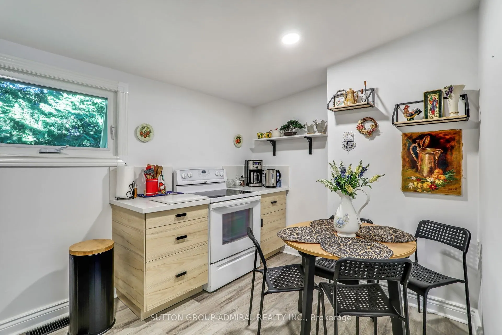 1087 Elm Road