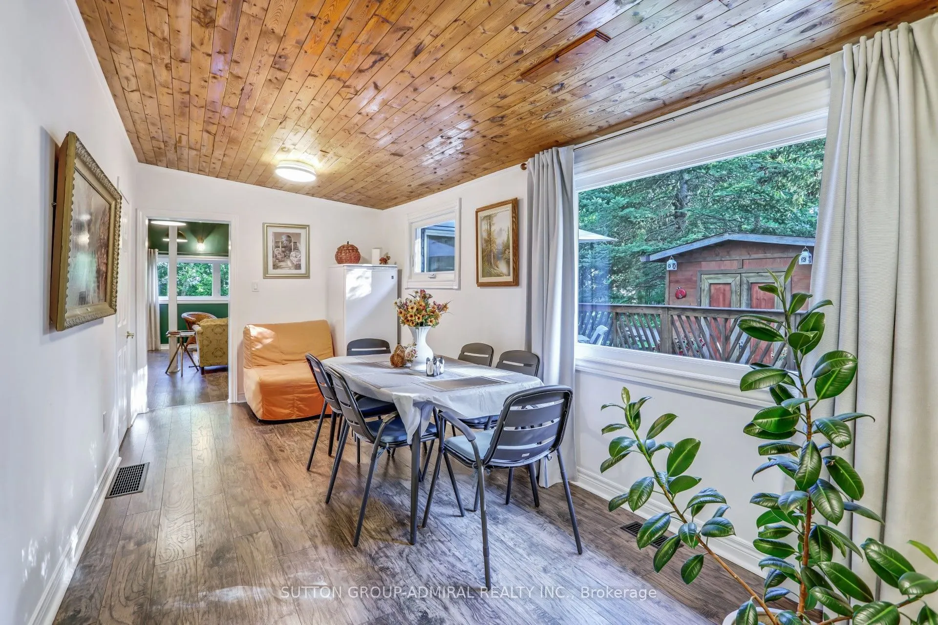 1087 Elm Road