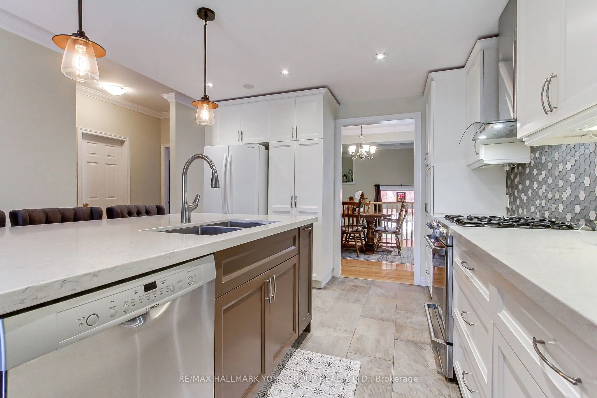 17 Hillview Drive