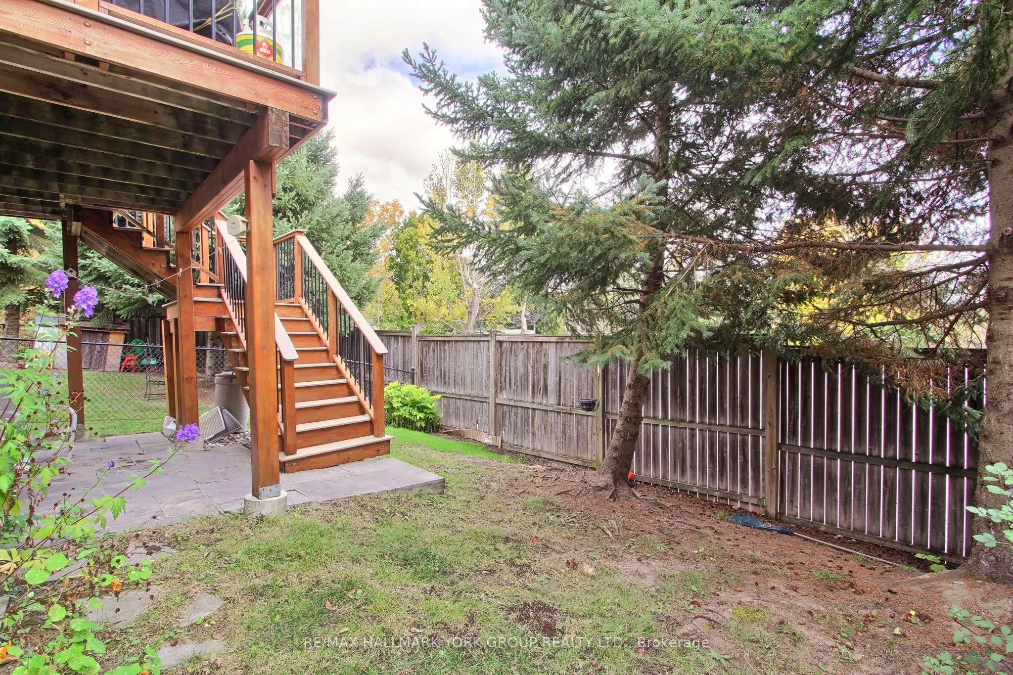 17 Hillview Drive