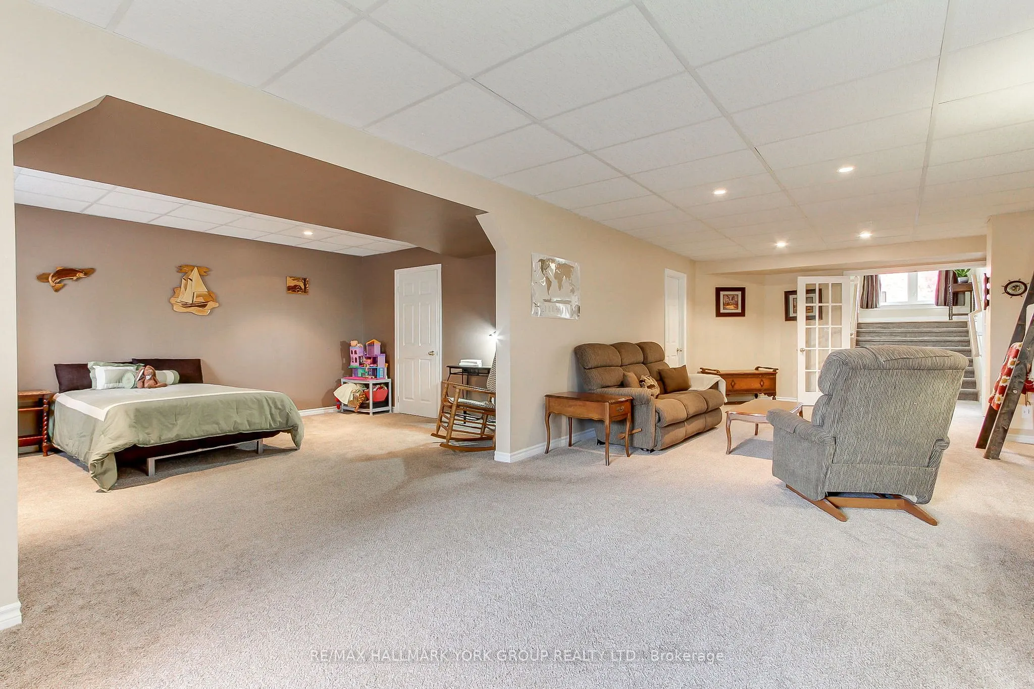 17 Hillview Drive