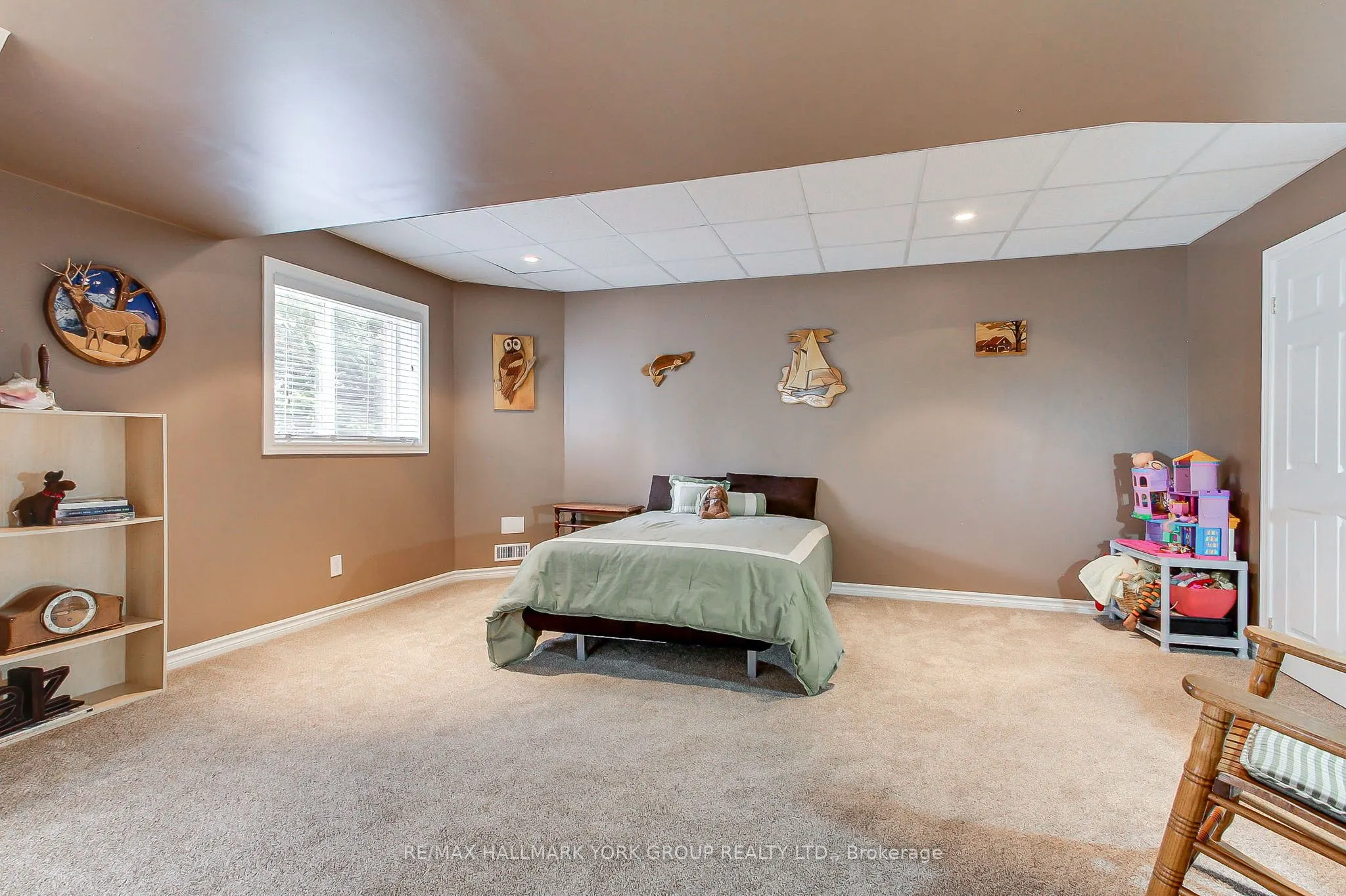 17 Hillview Drive