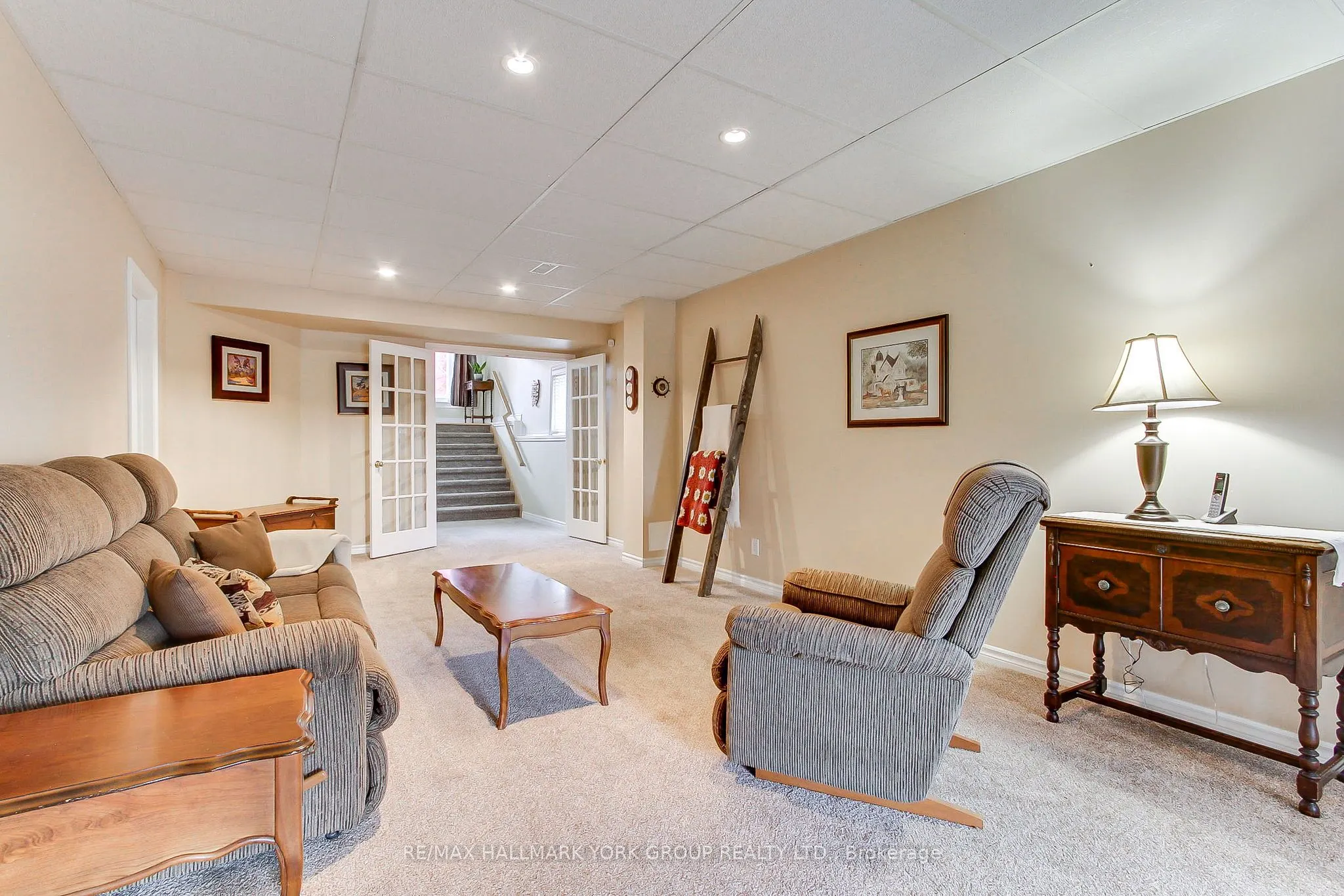 17 Hillview Drive