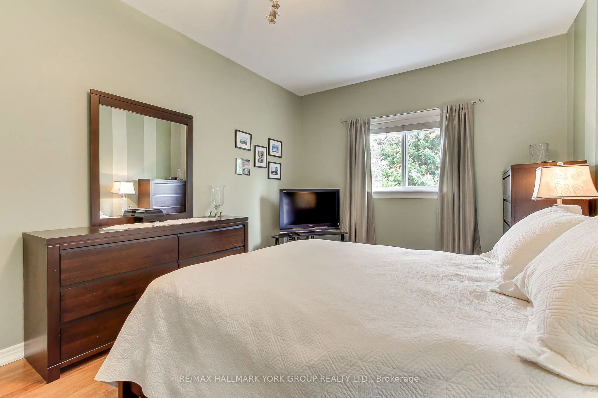 17 Hillview Drive