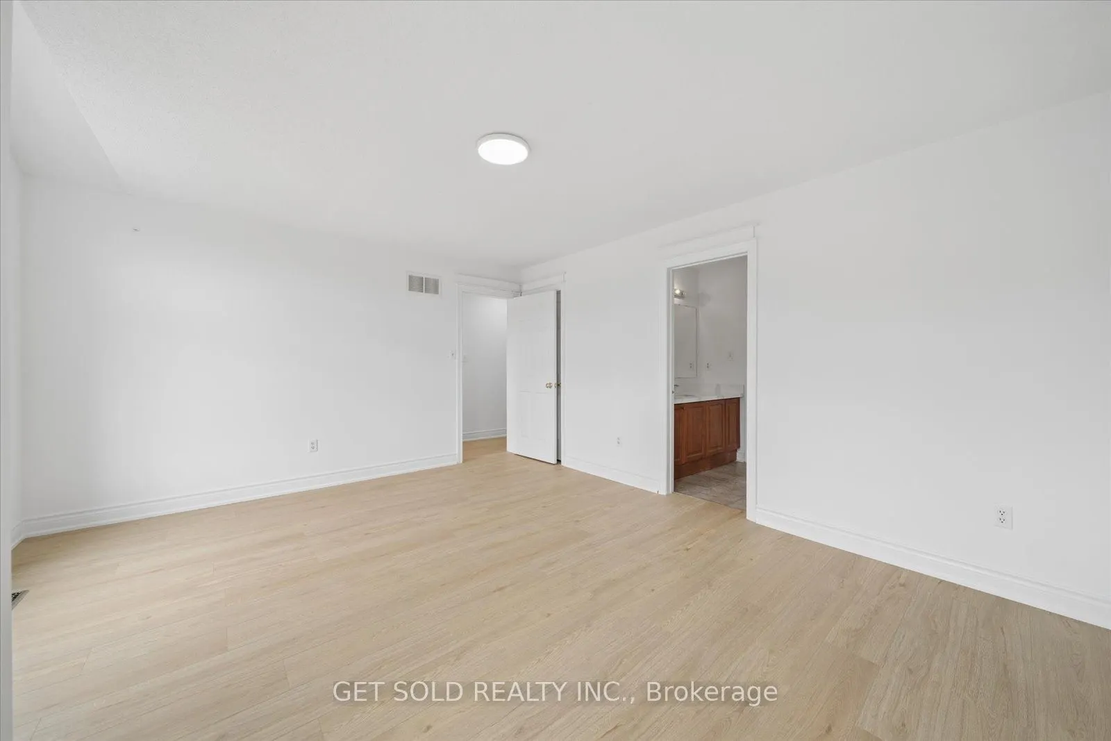 5 Ravine Edge Drive