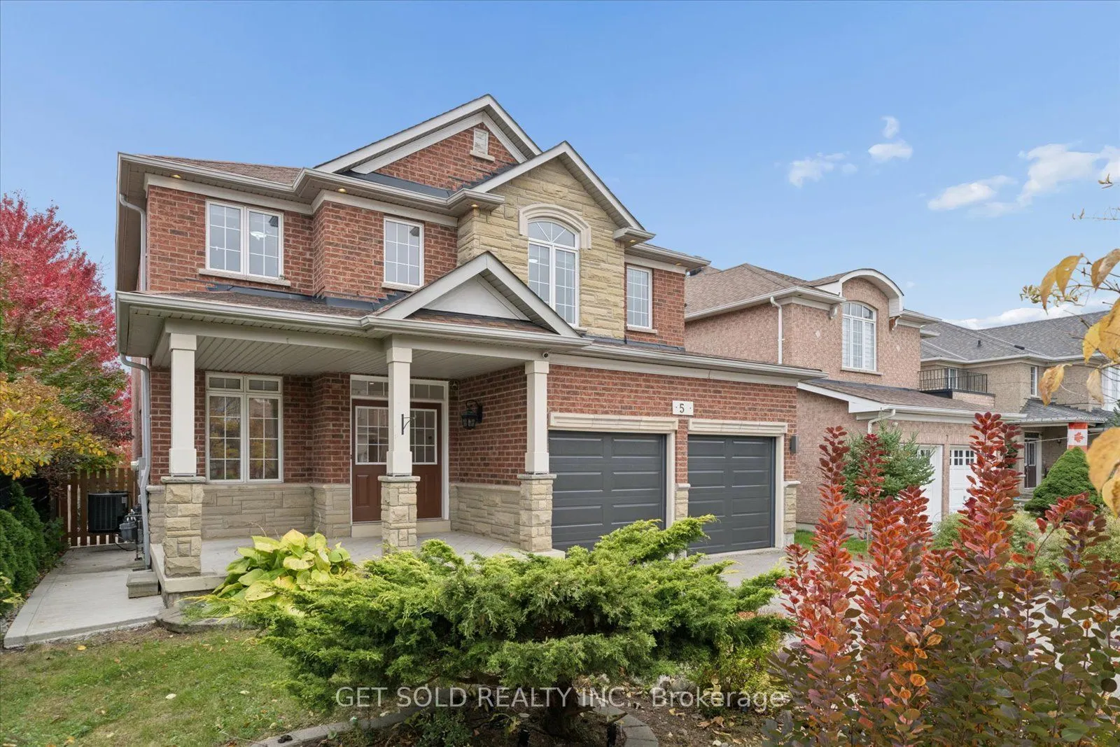 5 Ravine Edge Drive
