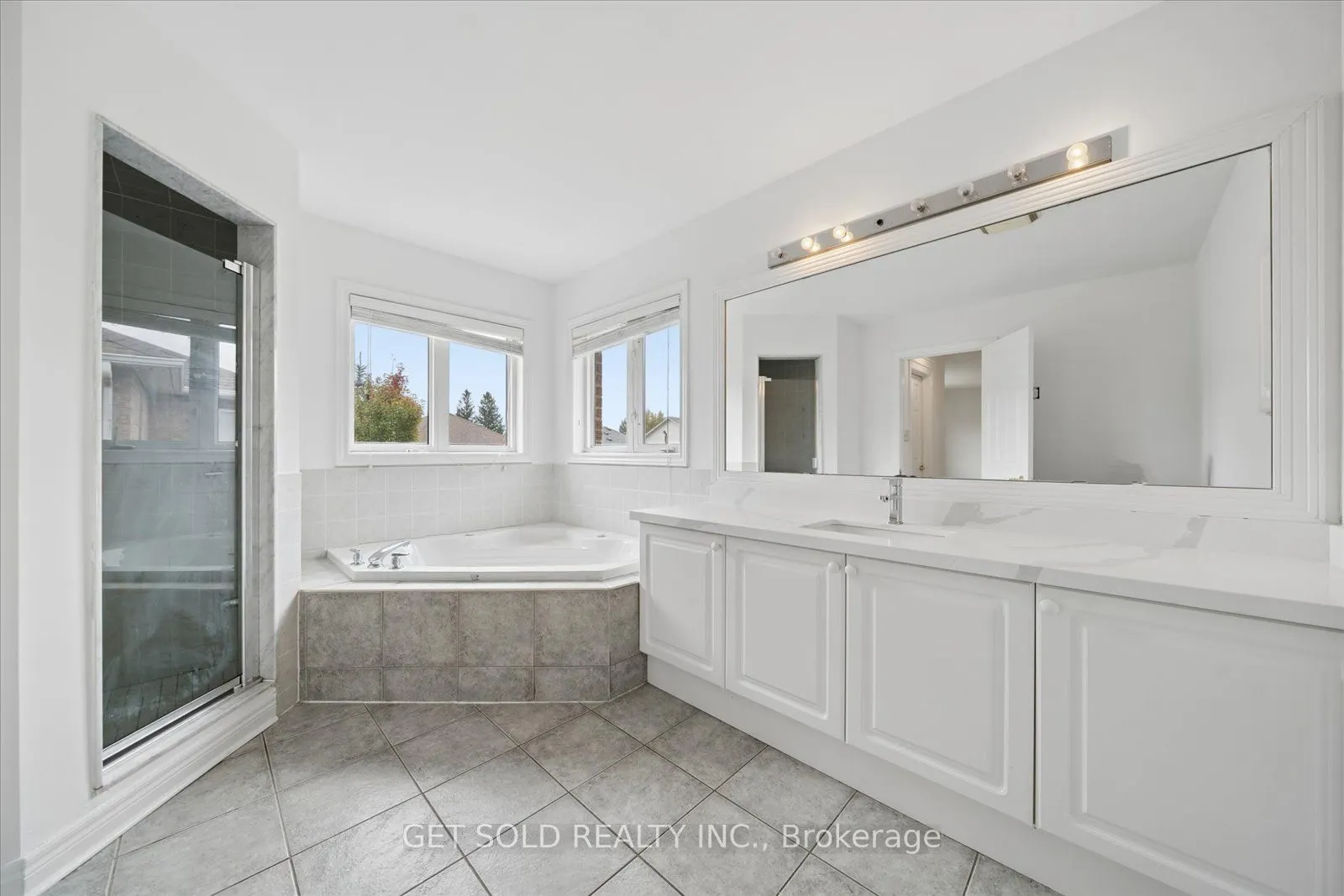 5 Ravine Edge Drive