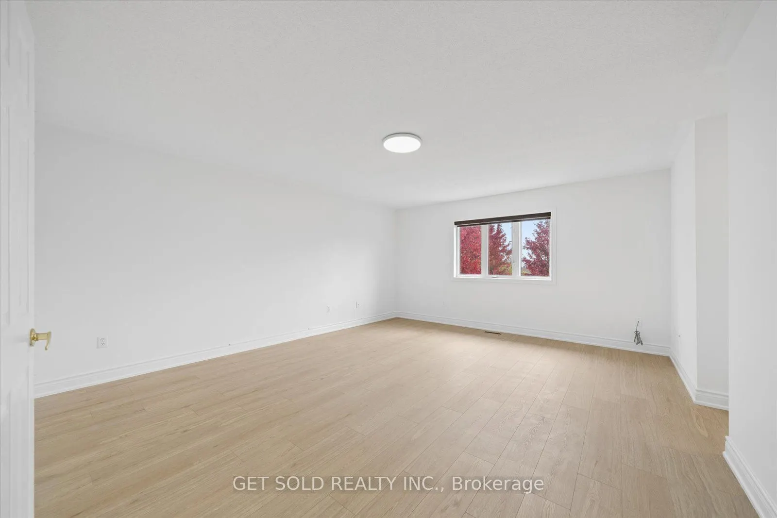 5 Ravine Edge Drive