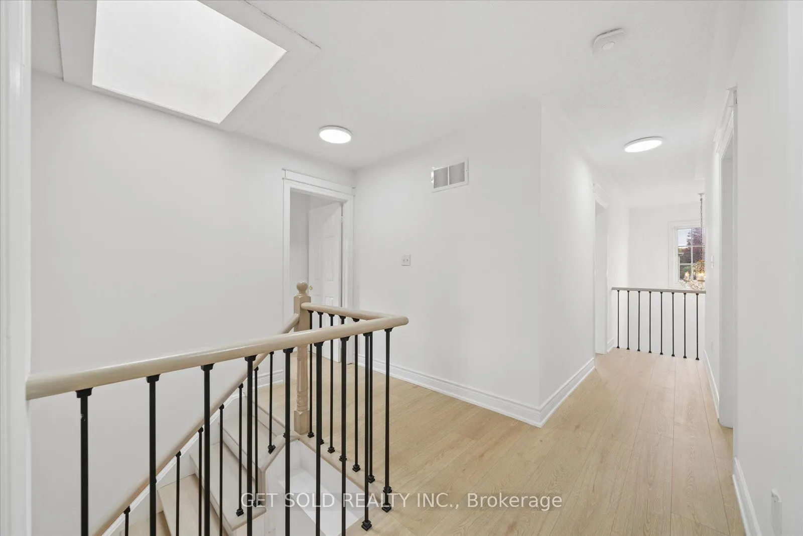 5 Ravine Edge Drive