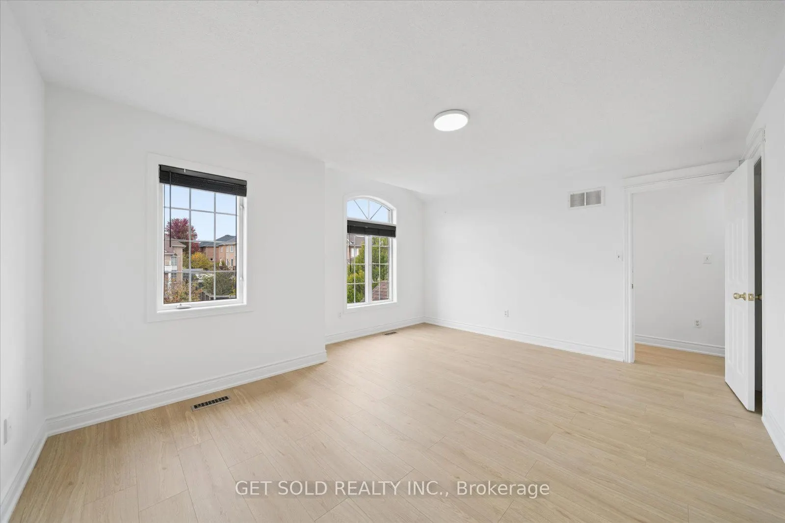 5 Ravine Edge Drive