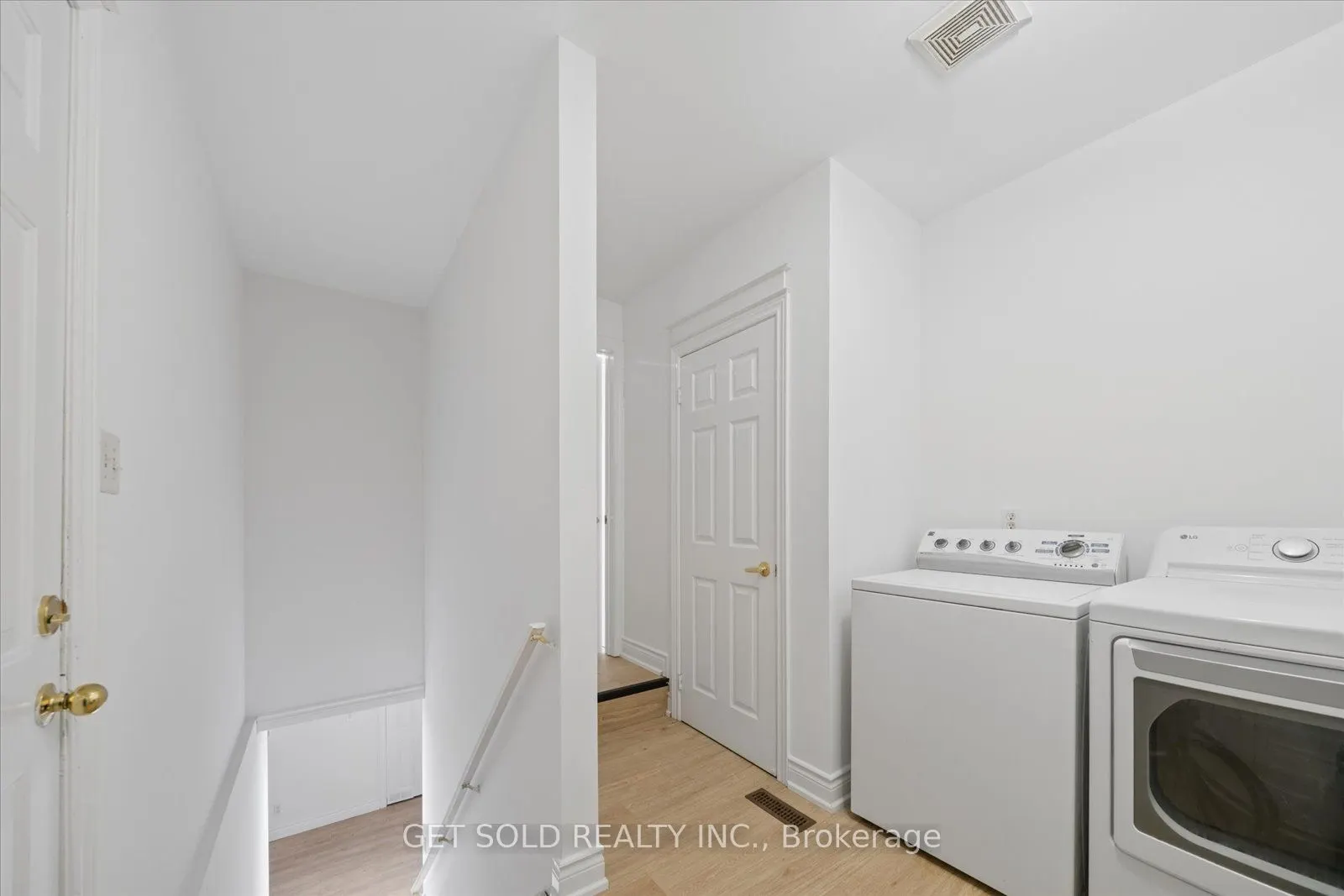 5 Ravine Edge Drive