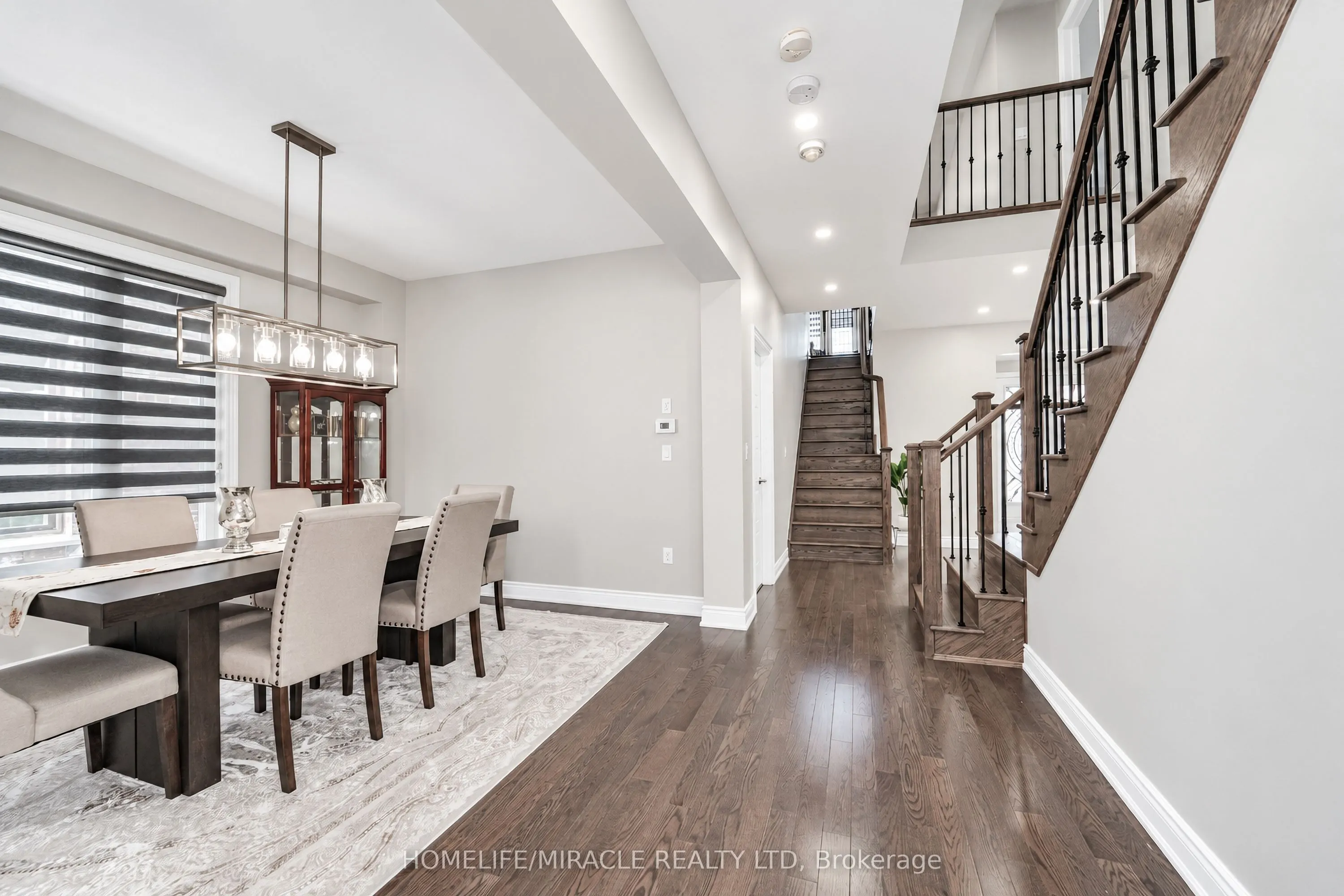 95 Scarlet Way