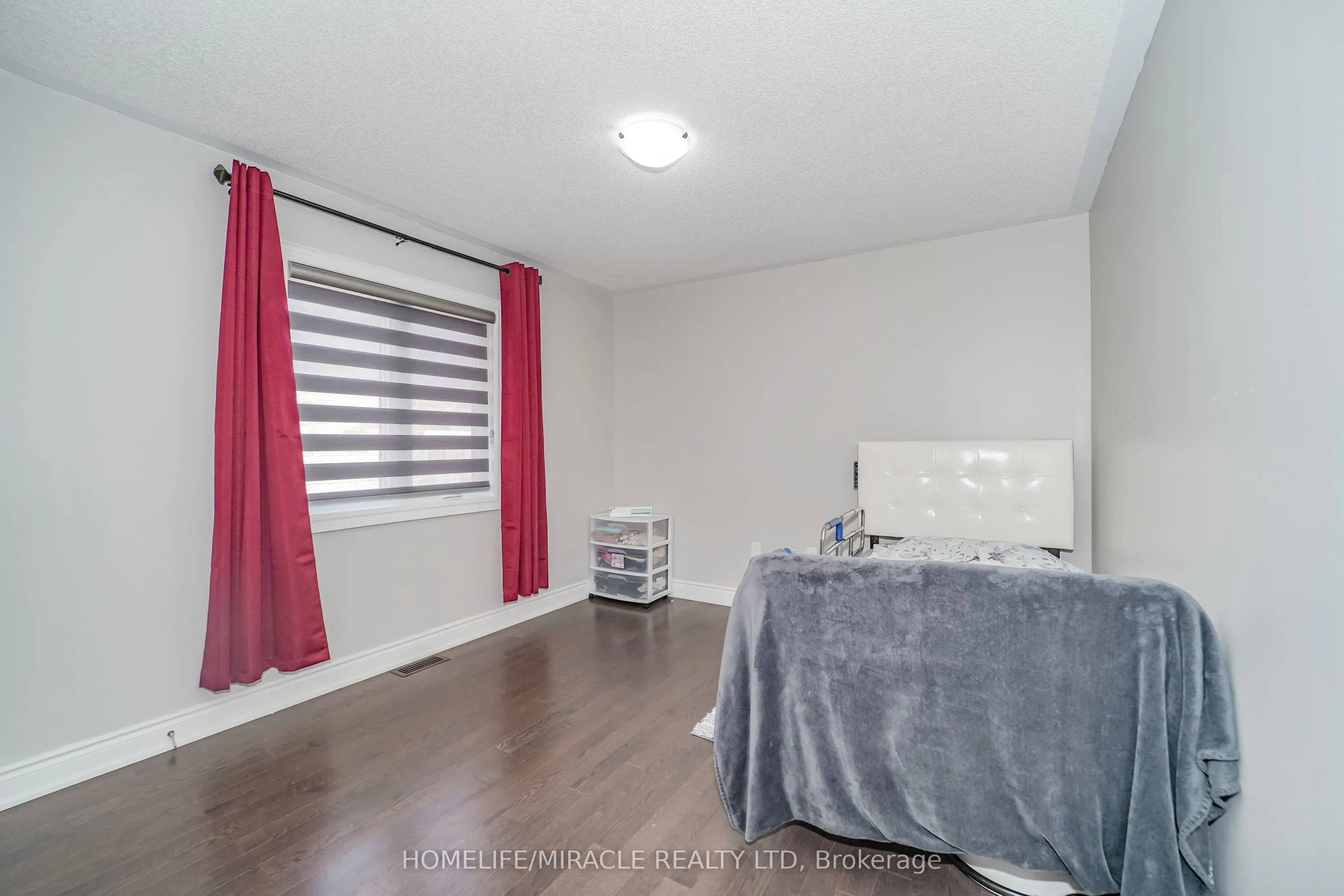 95 Scarlet Way