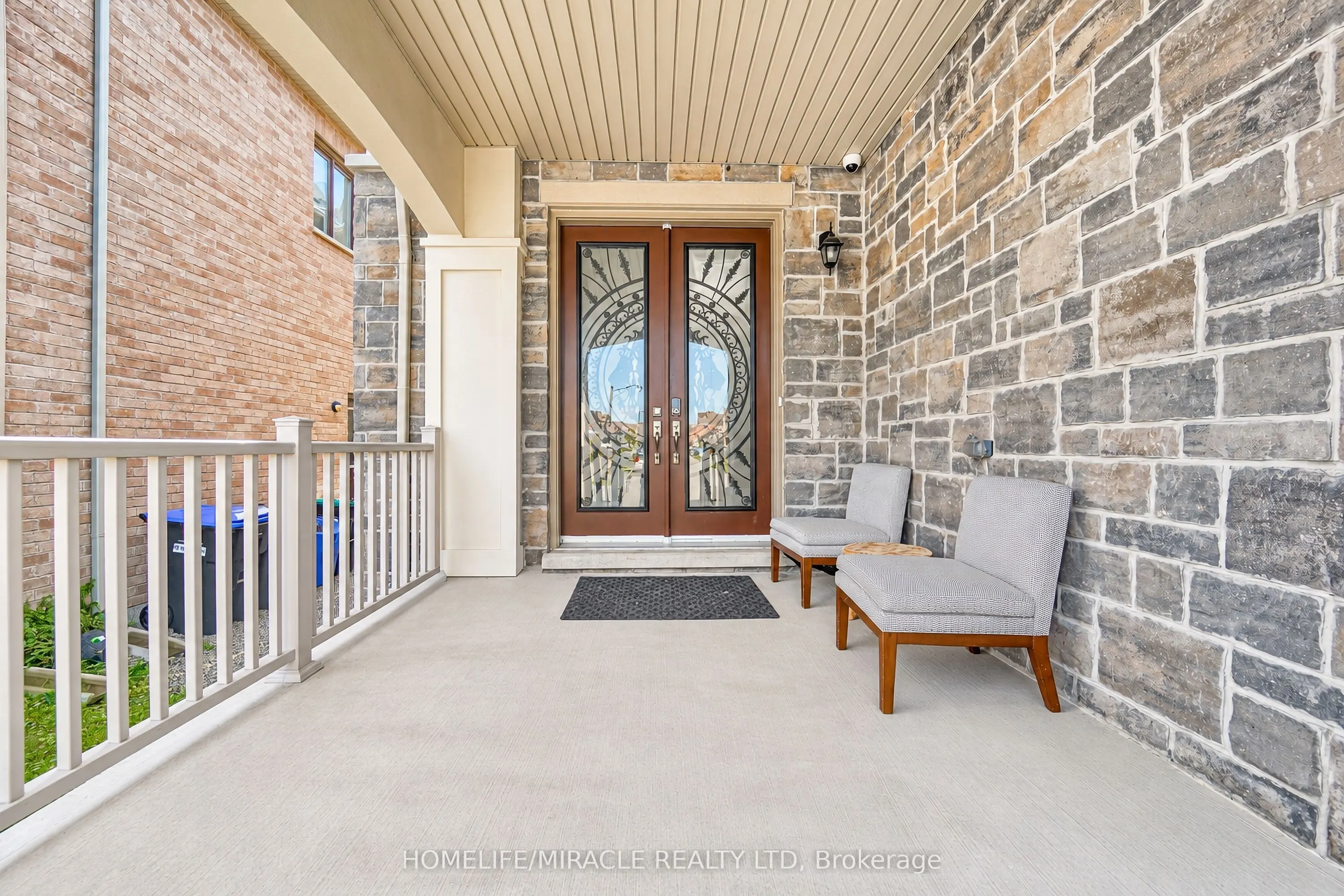 95 Scarlet Way