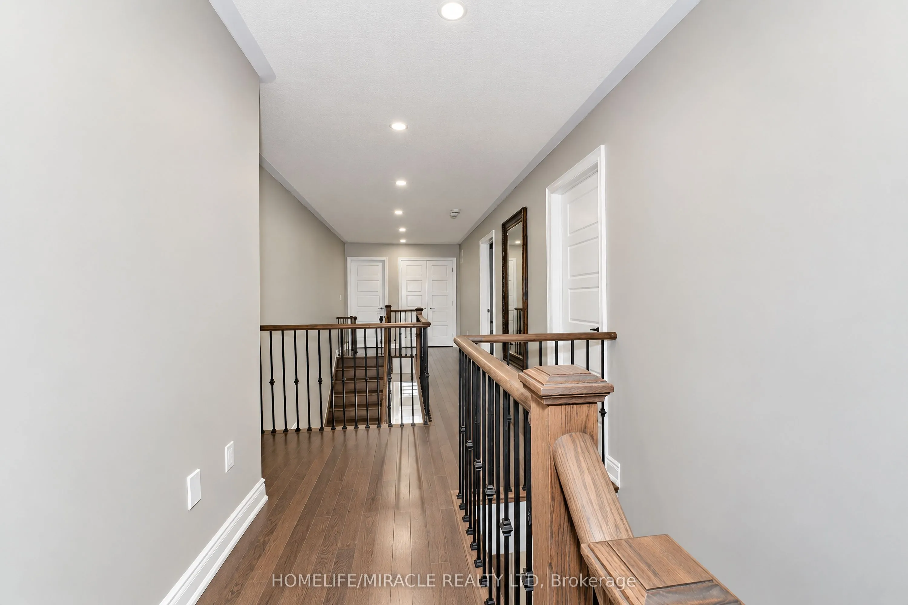 95 Scarlet Way