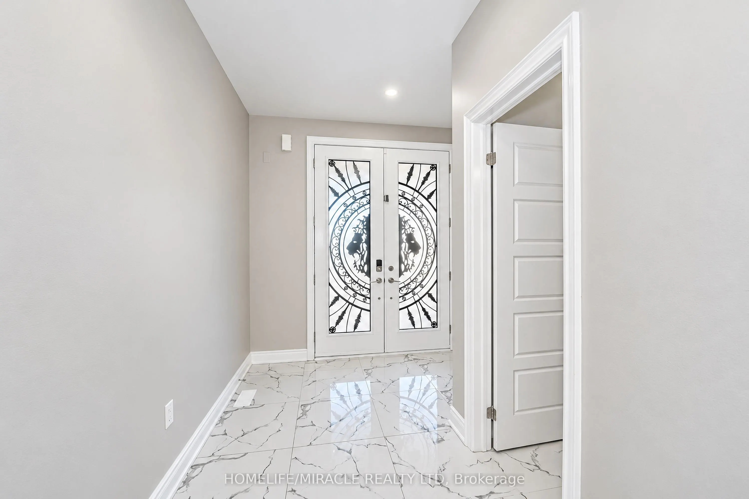 95 Scarlet Way