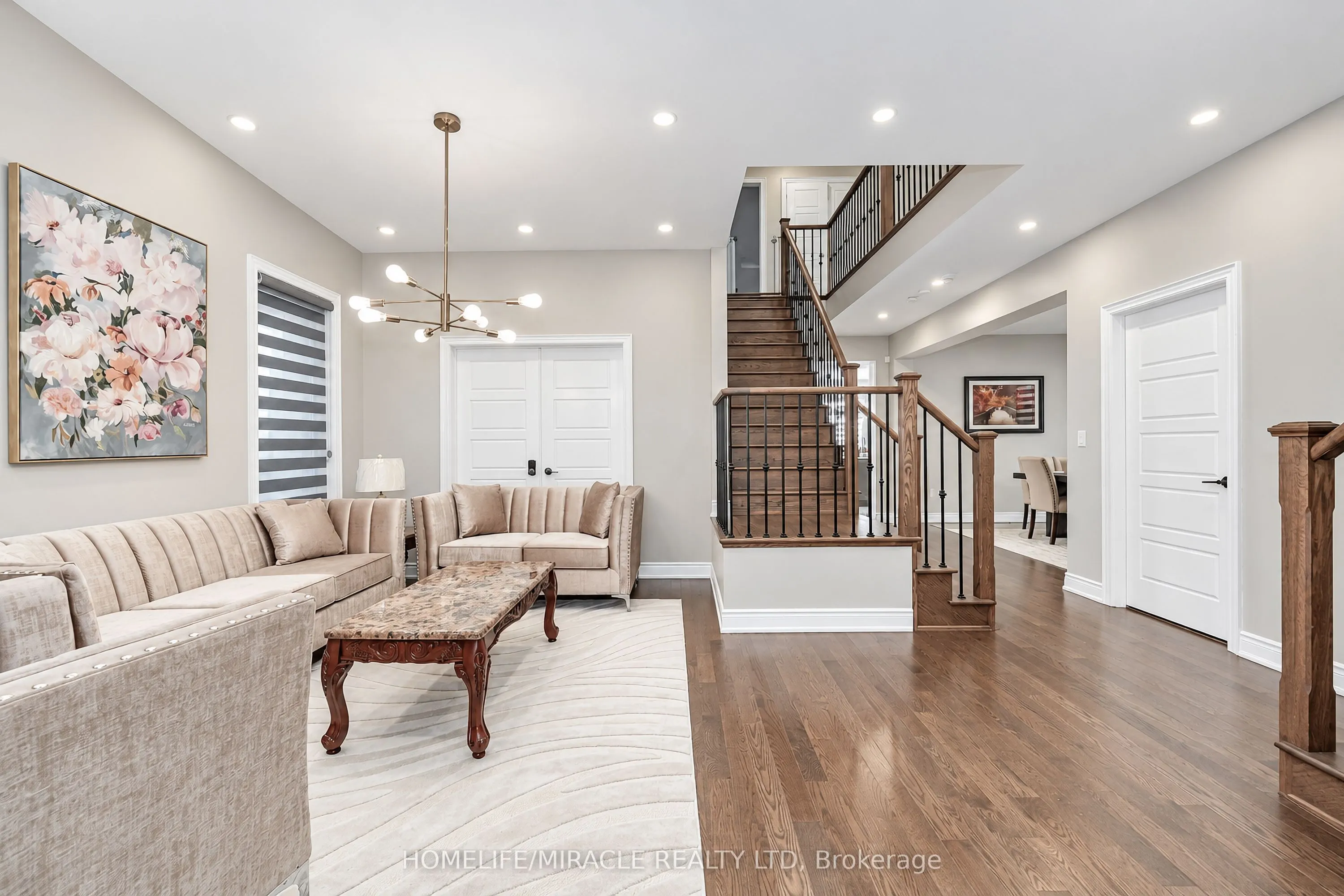 95 Scarlet Way