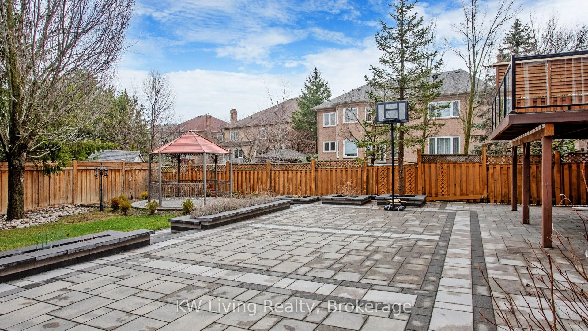 19 Spadina Road