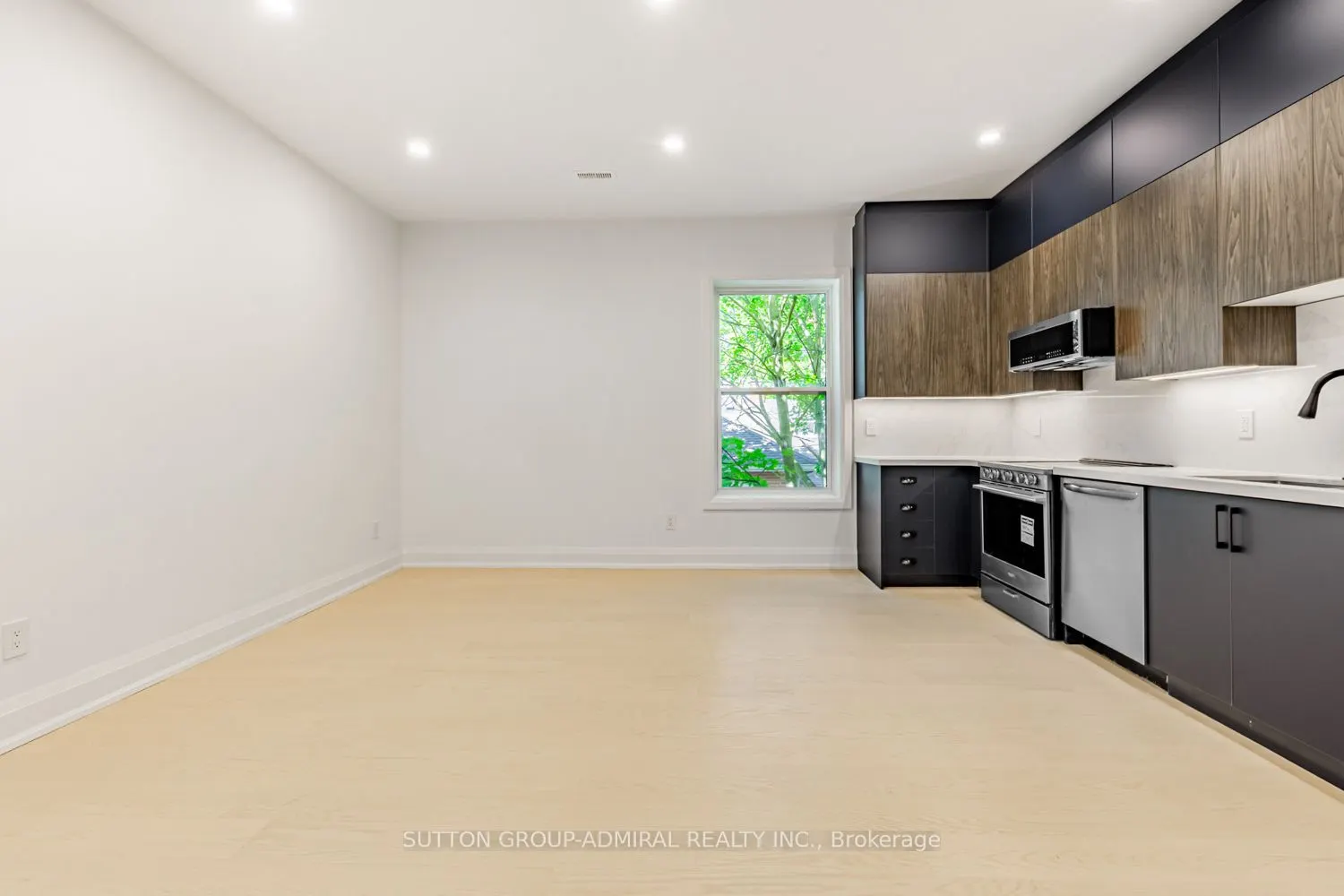 457 D'Arcy Street #1