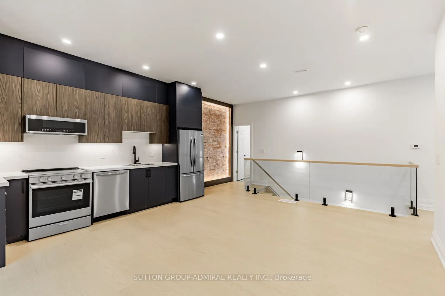 457 D'Arcy Street #1