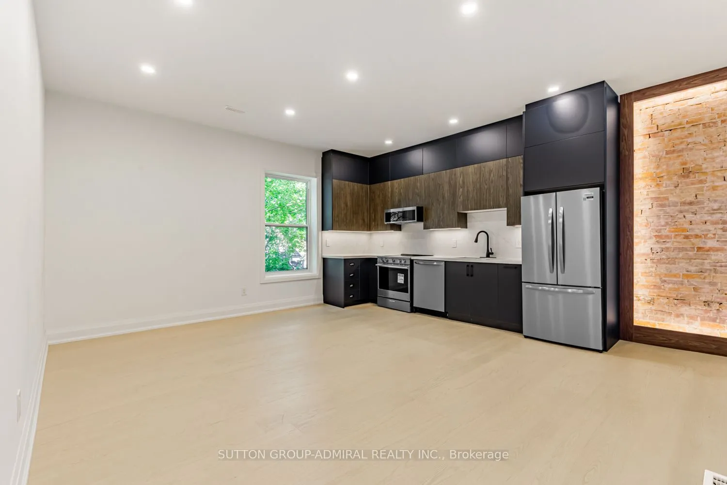 457 D'Arcy Street #1