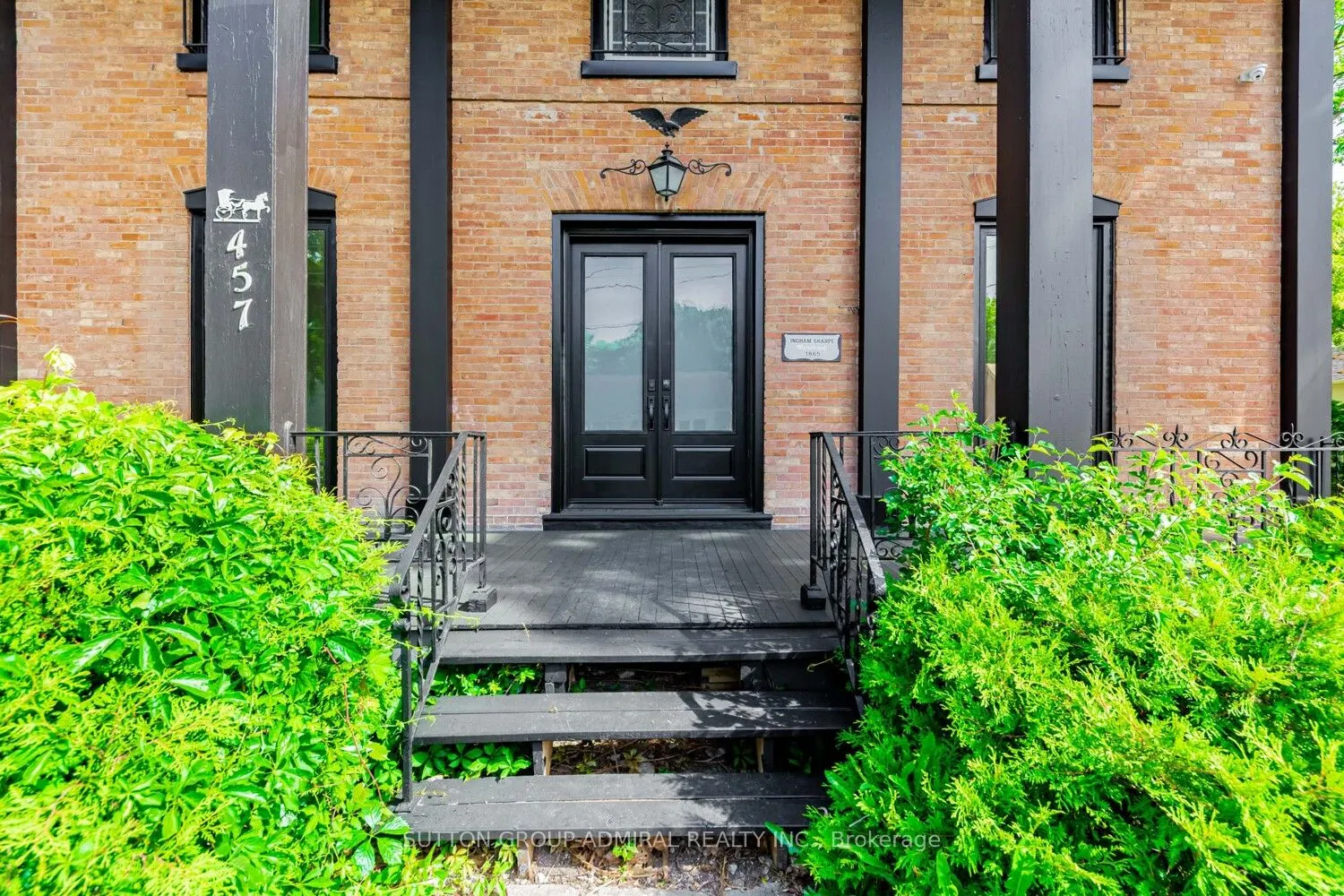 457 D'Arcy Street #1