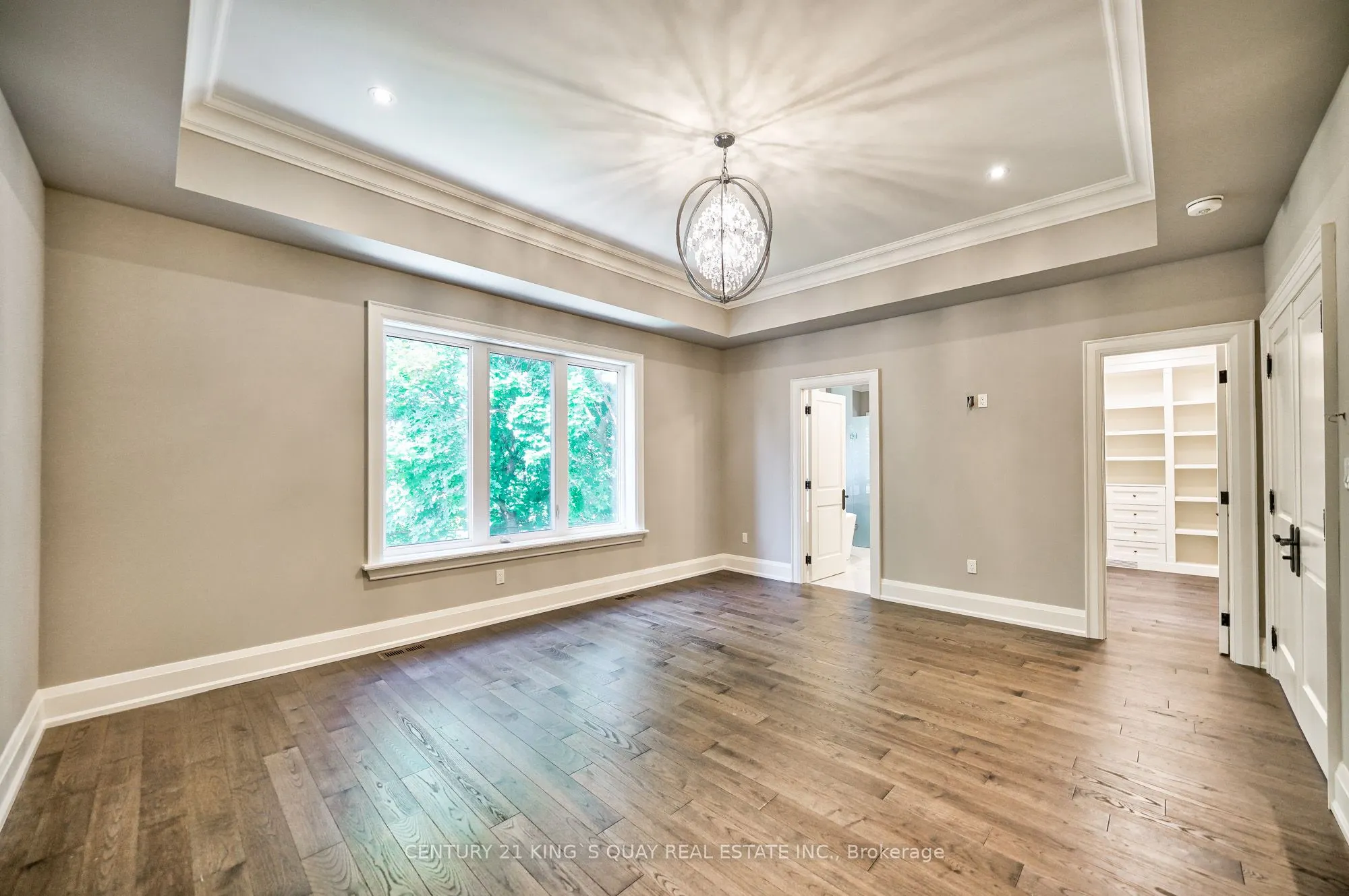 82 Cartier Crescent