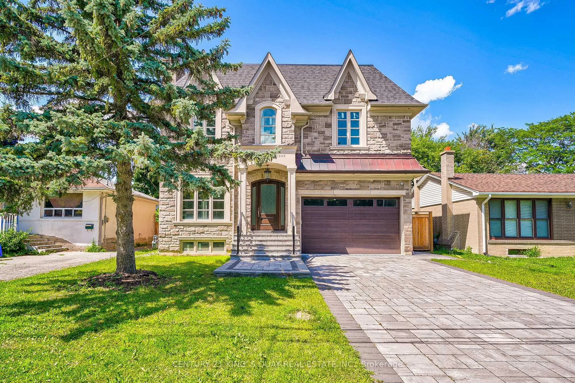 82 Cartier Crescent