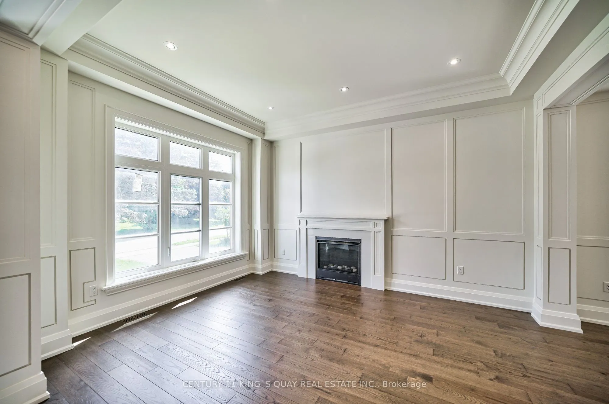 82 Cartier Crescent