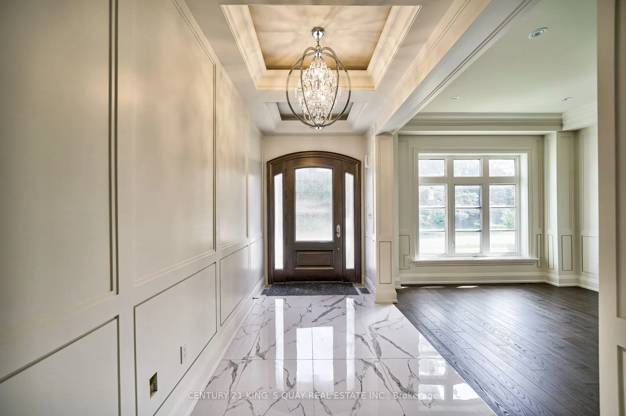 82 Cartier Crescent