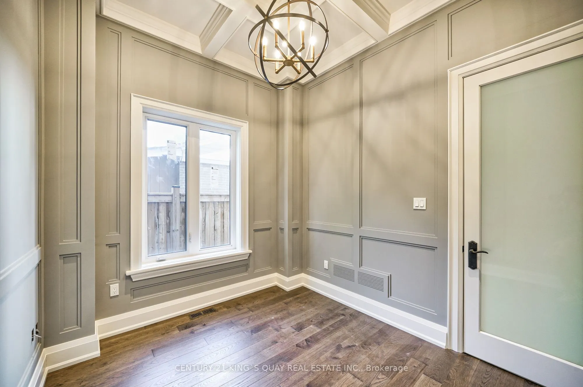 82 Cartier Crescent