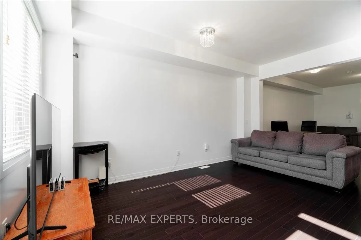 35 Landolfi Way