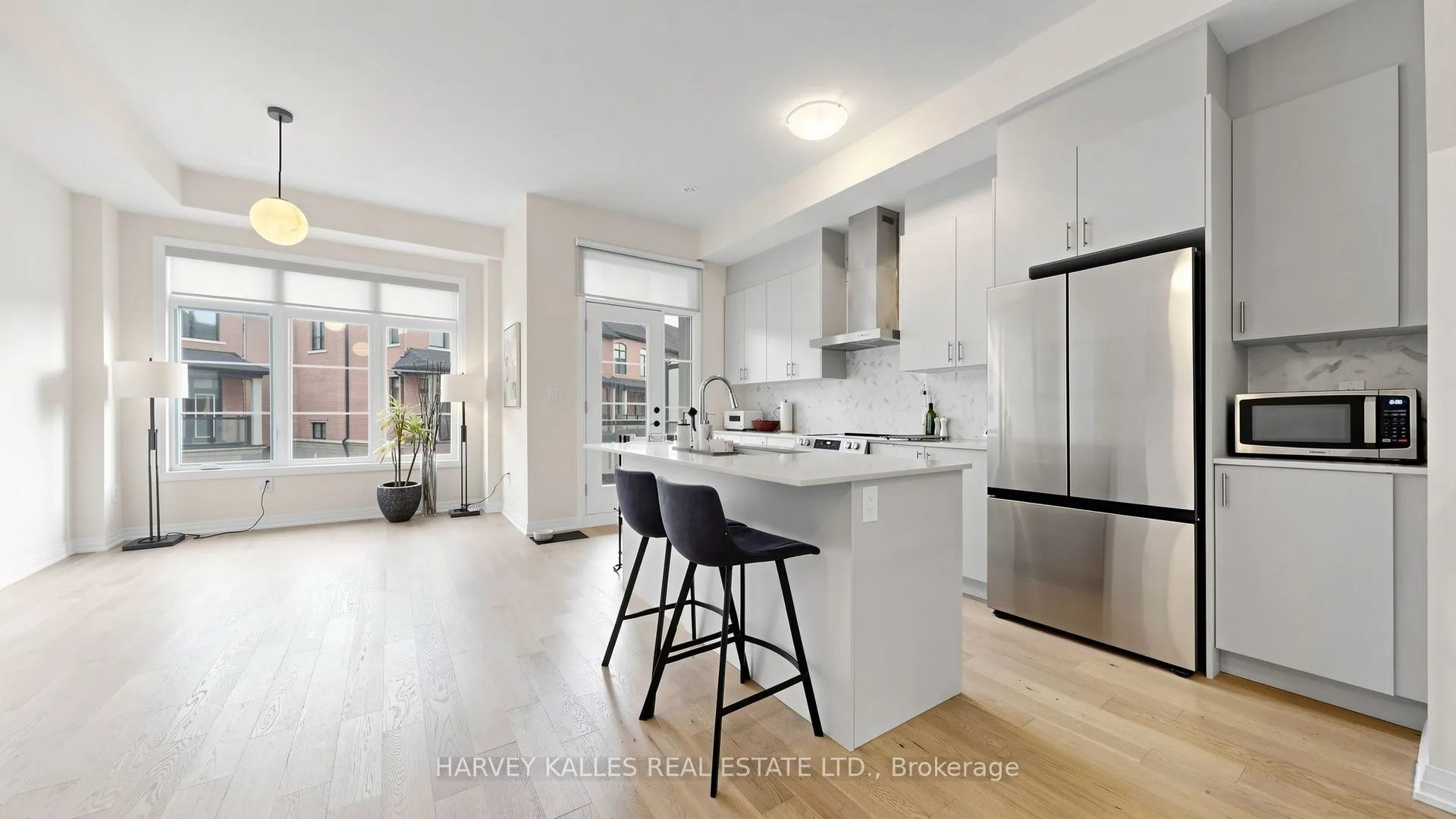44 De La Roche Drive