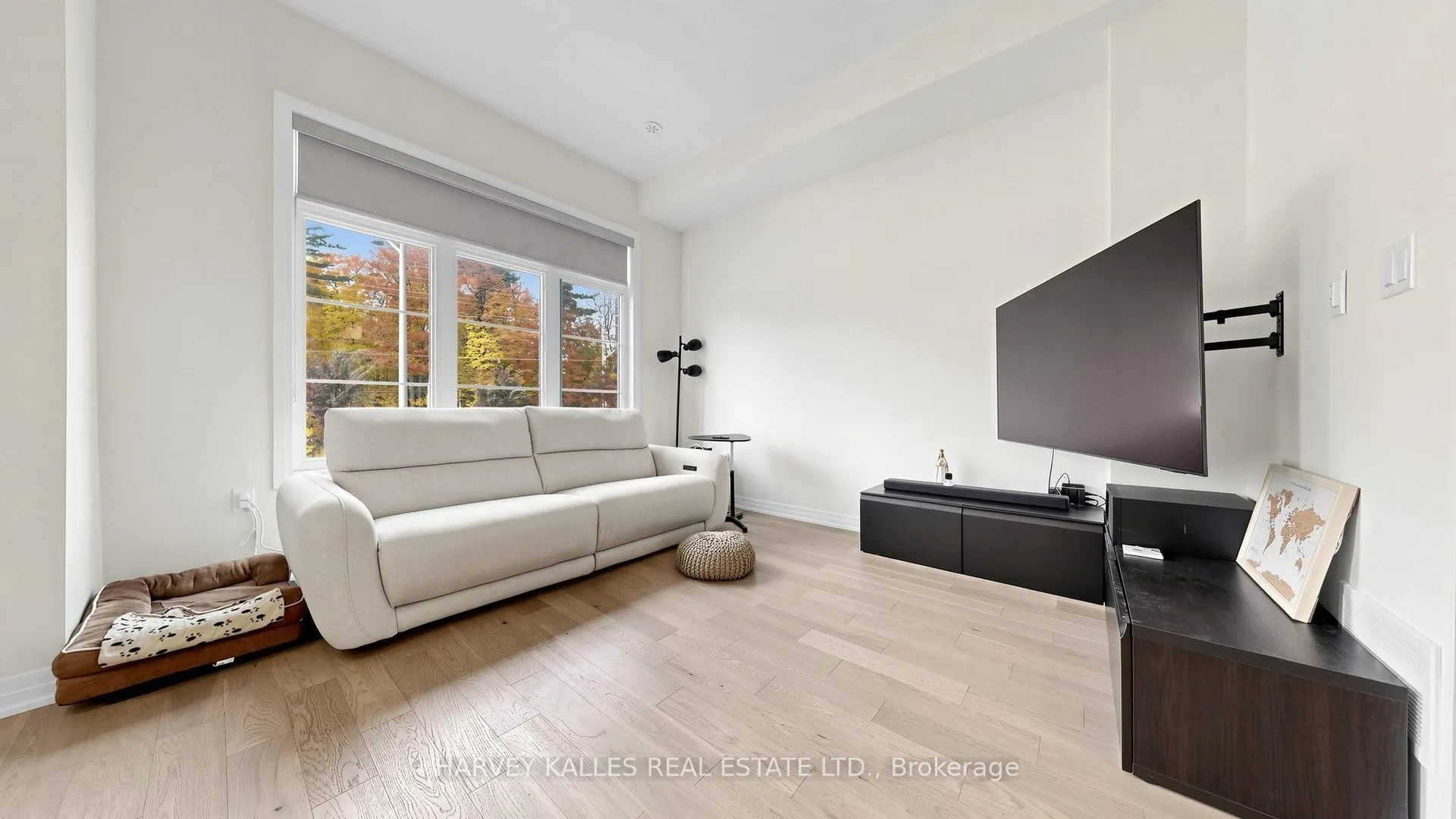 44 De La Roche Drive