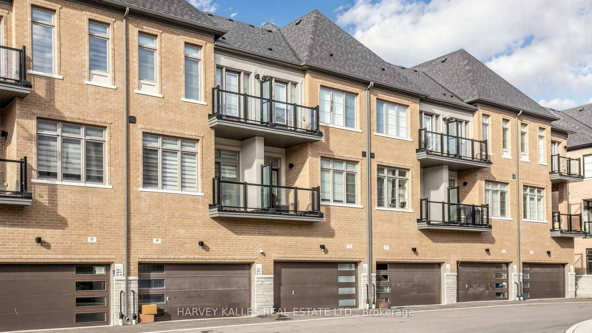 44 De La Roche Drive
