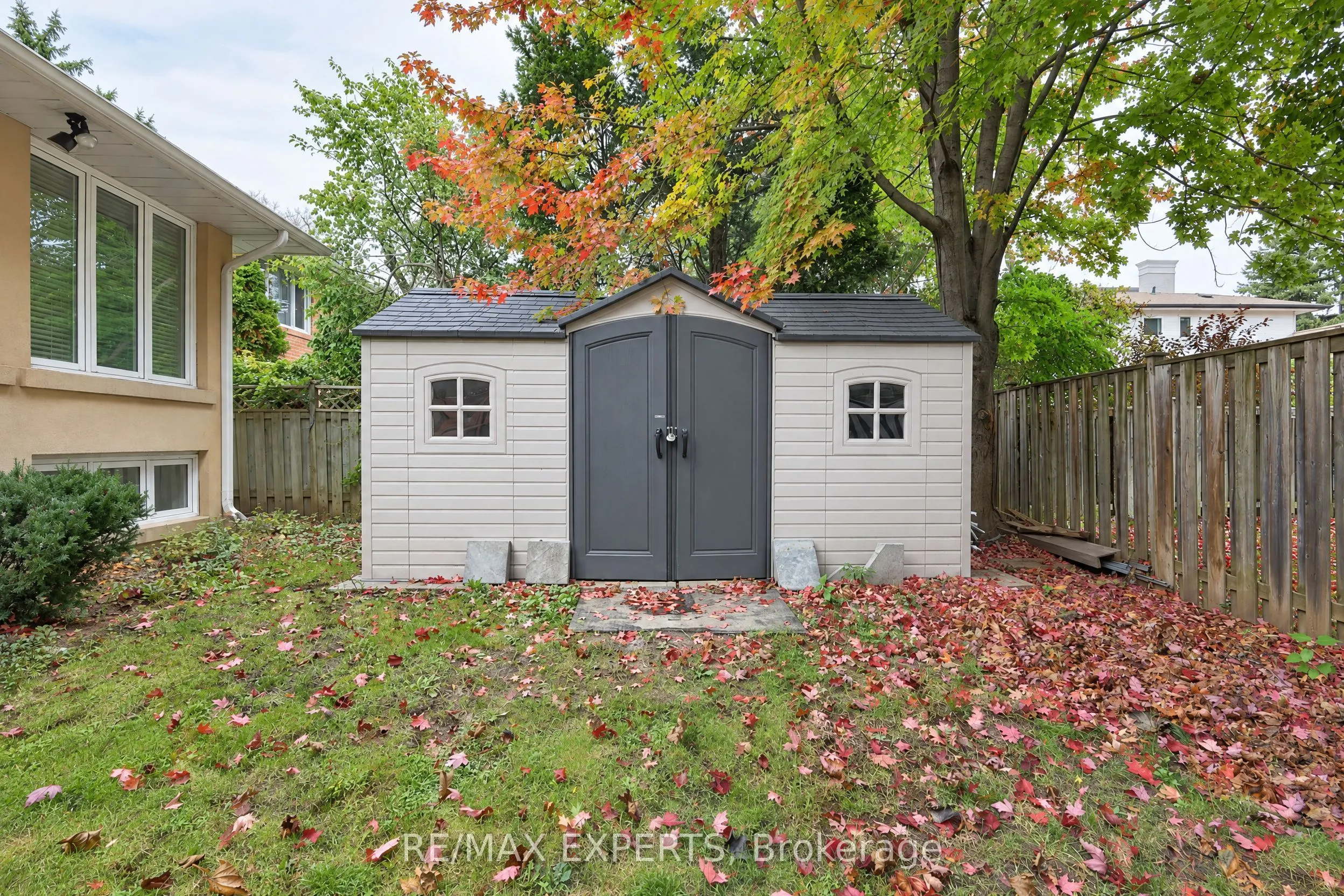 11 Knollside Drive