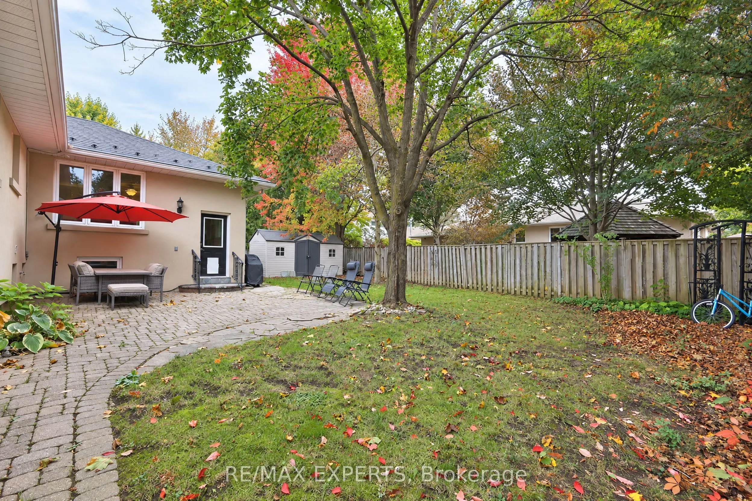 11 Knollside Drive