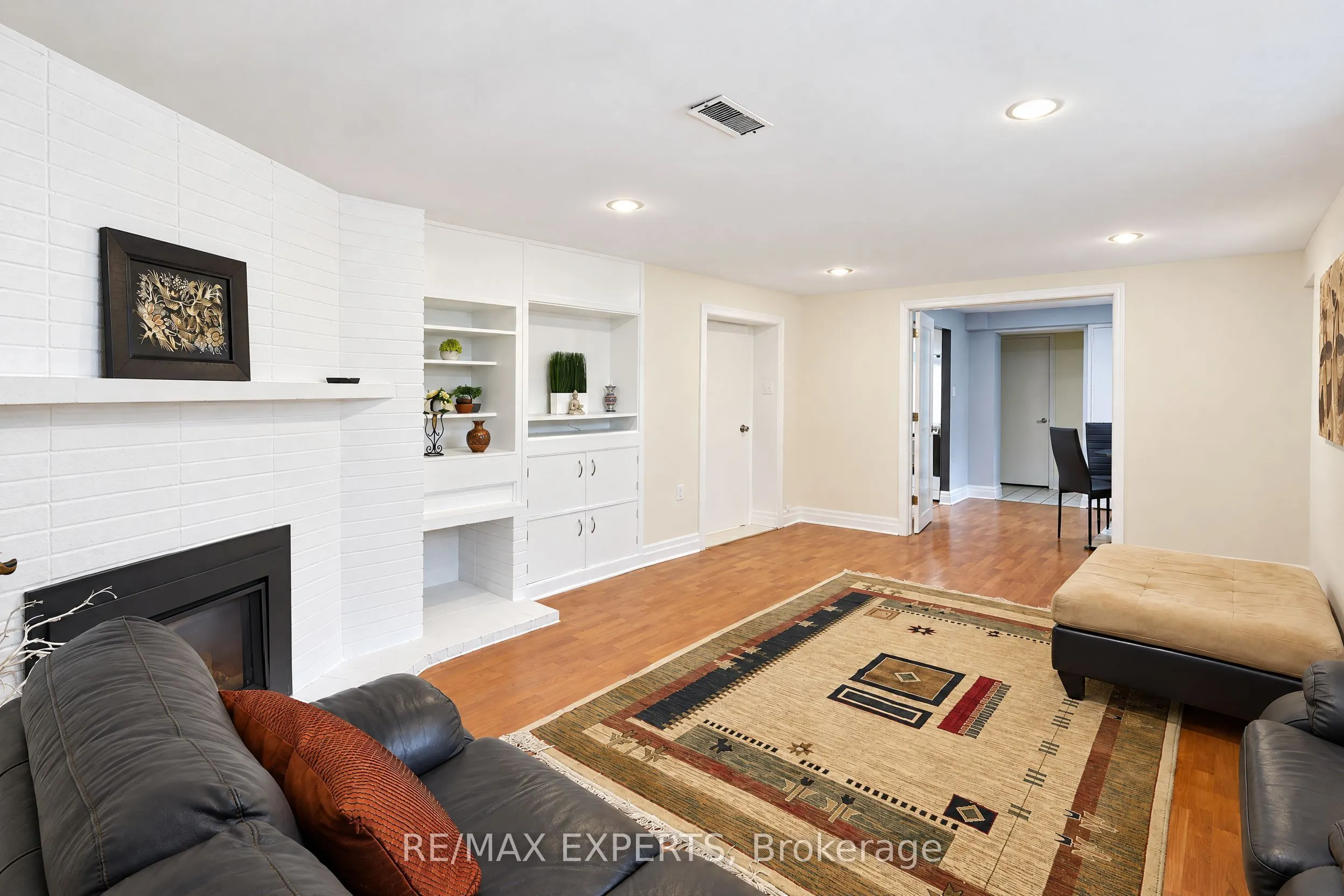 11 Knollside Drive