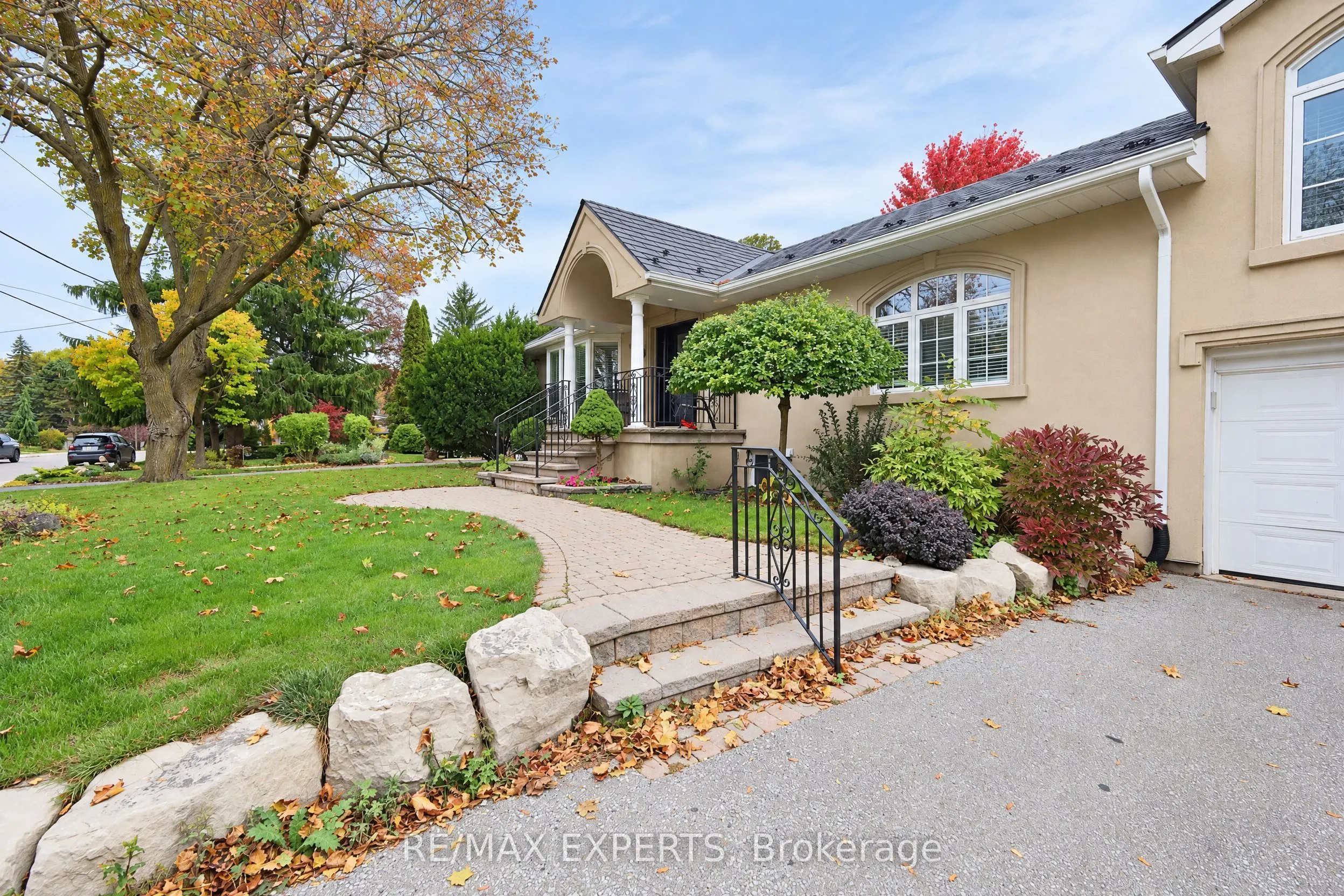 11 Knollside Drive