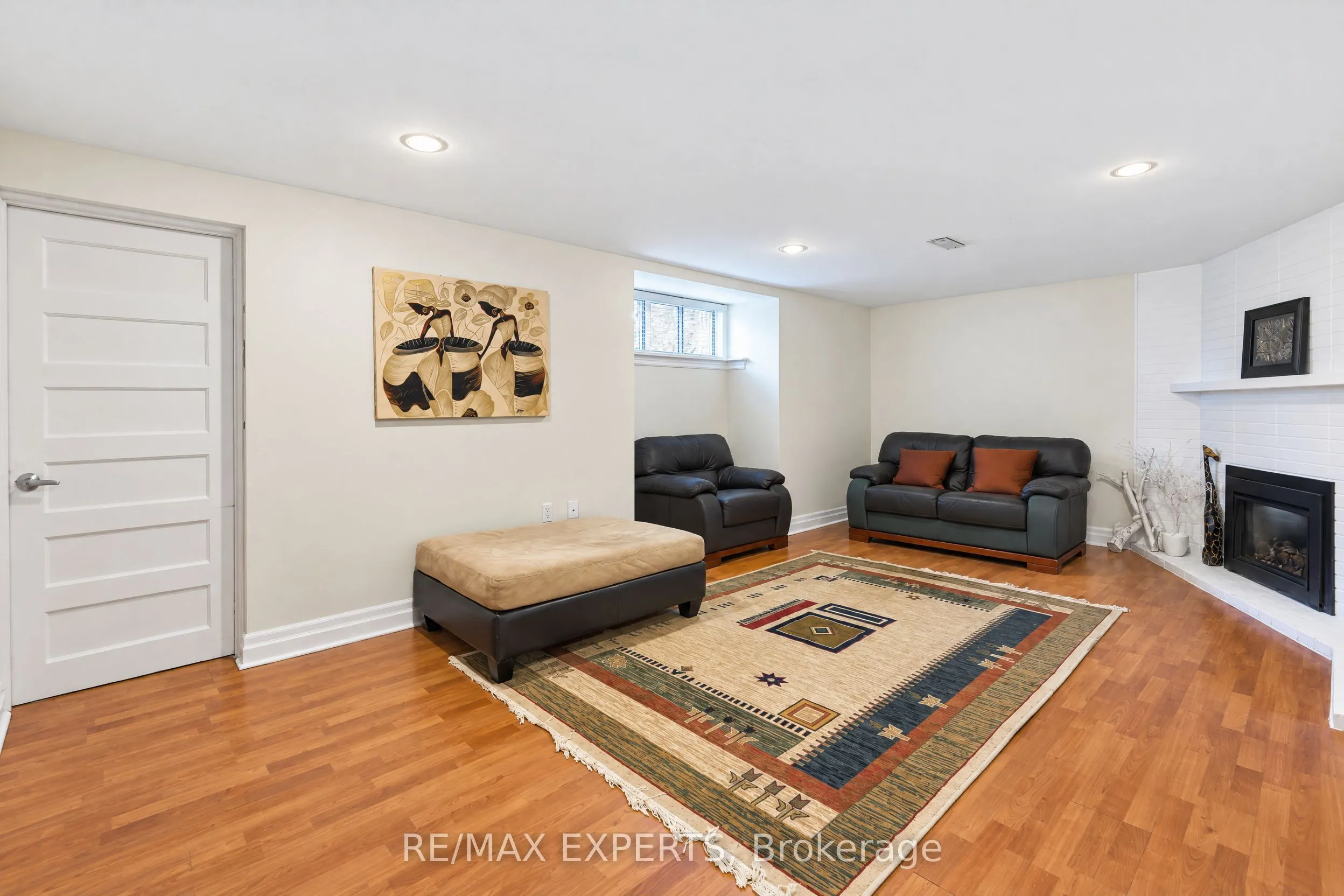11 Knollside Drive